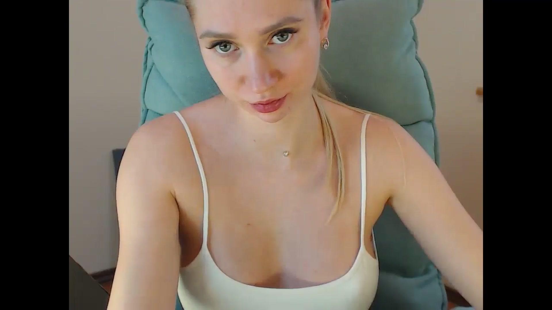 Gallery image thumbnail from Miss_Sylvia's myfreecams stream on, 01/12/2025, 18:13 image 7 of 20