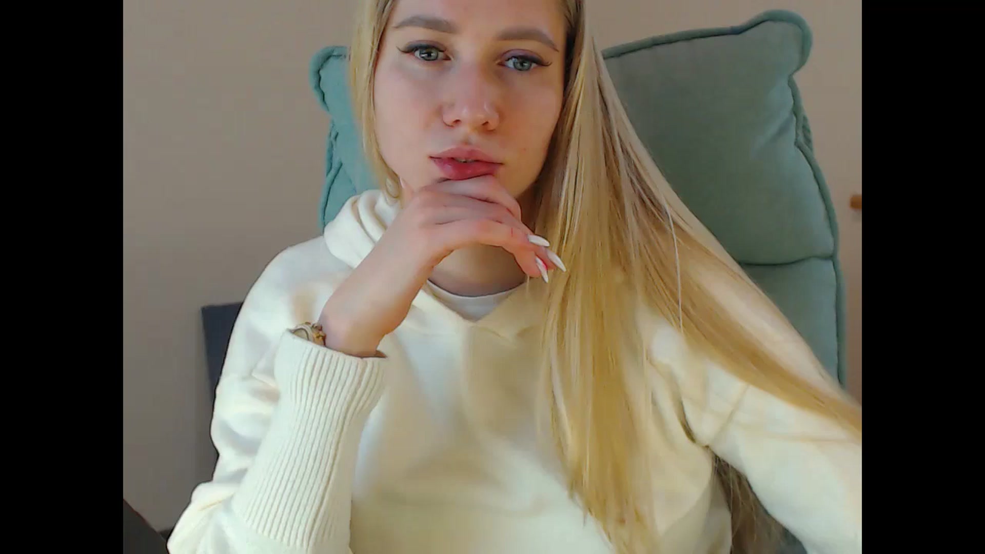 Gallery image thumbnail from Miss_Sylvia's myfreecams stream on, 01/16/2025, 20:22 image 1 of 20