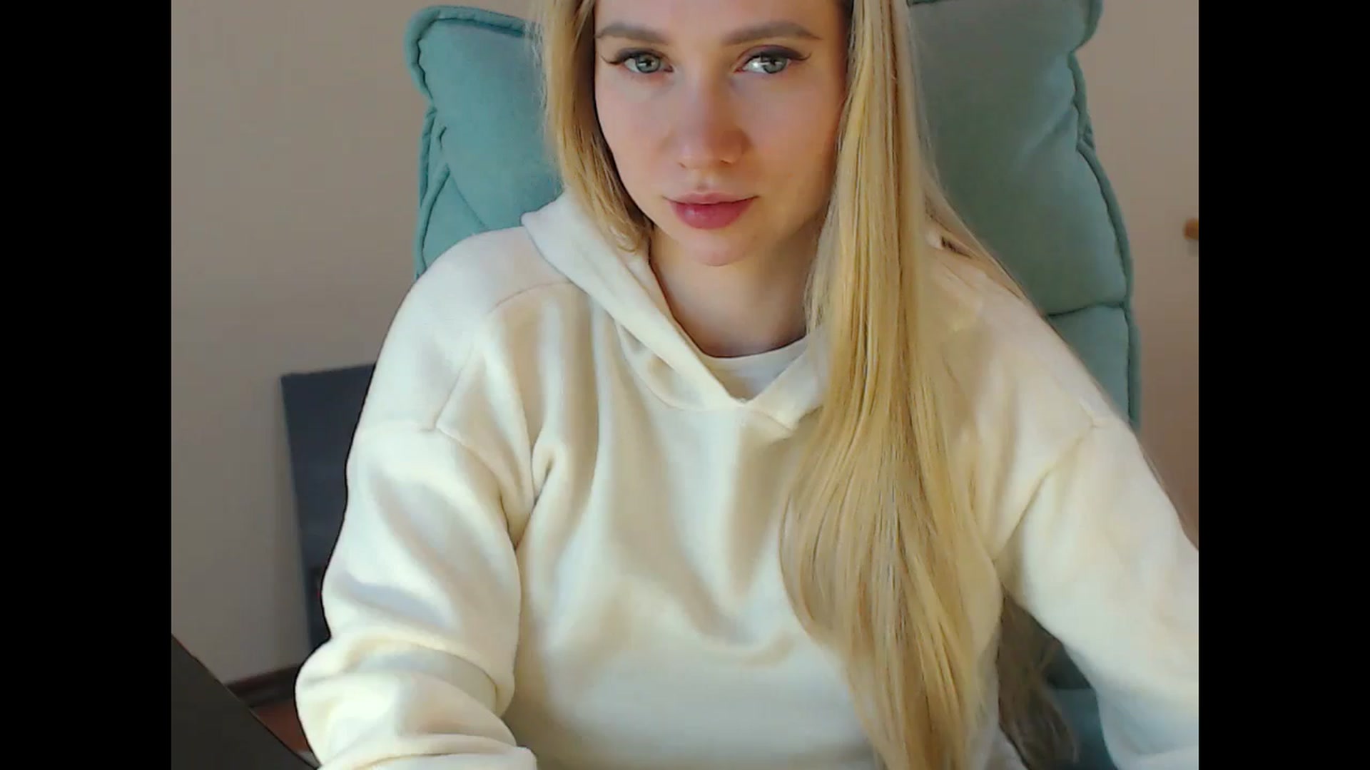 Gallery image thumbnail from Miss_Sylvia's myfreecams stream on, 01/16/2025, 20:22 image 2 of 20