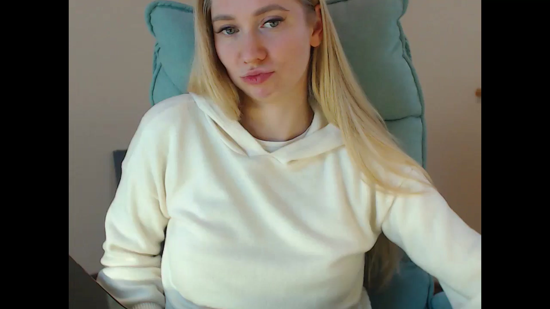 Gallery image thumbnail from Miss_Sylvia's myfreecams stream on, 01/16/2025, 20:22 image 15 of 20