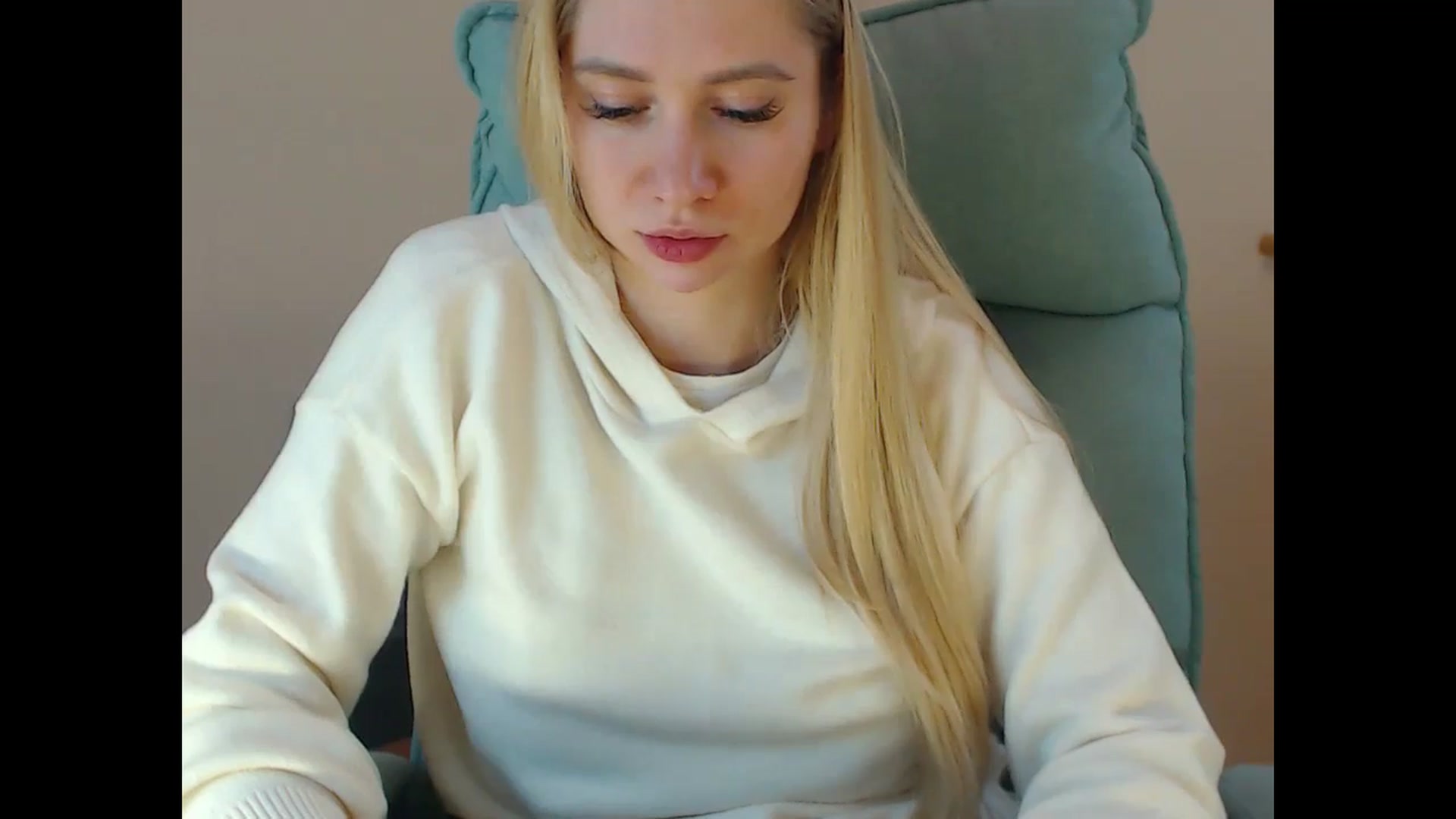 Gallery image thumbnail from Miss_Sylvia's myfreecams stream on, 01/16/2025, 20:22 image 8 of 20