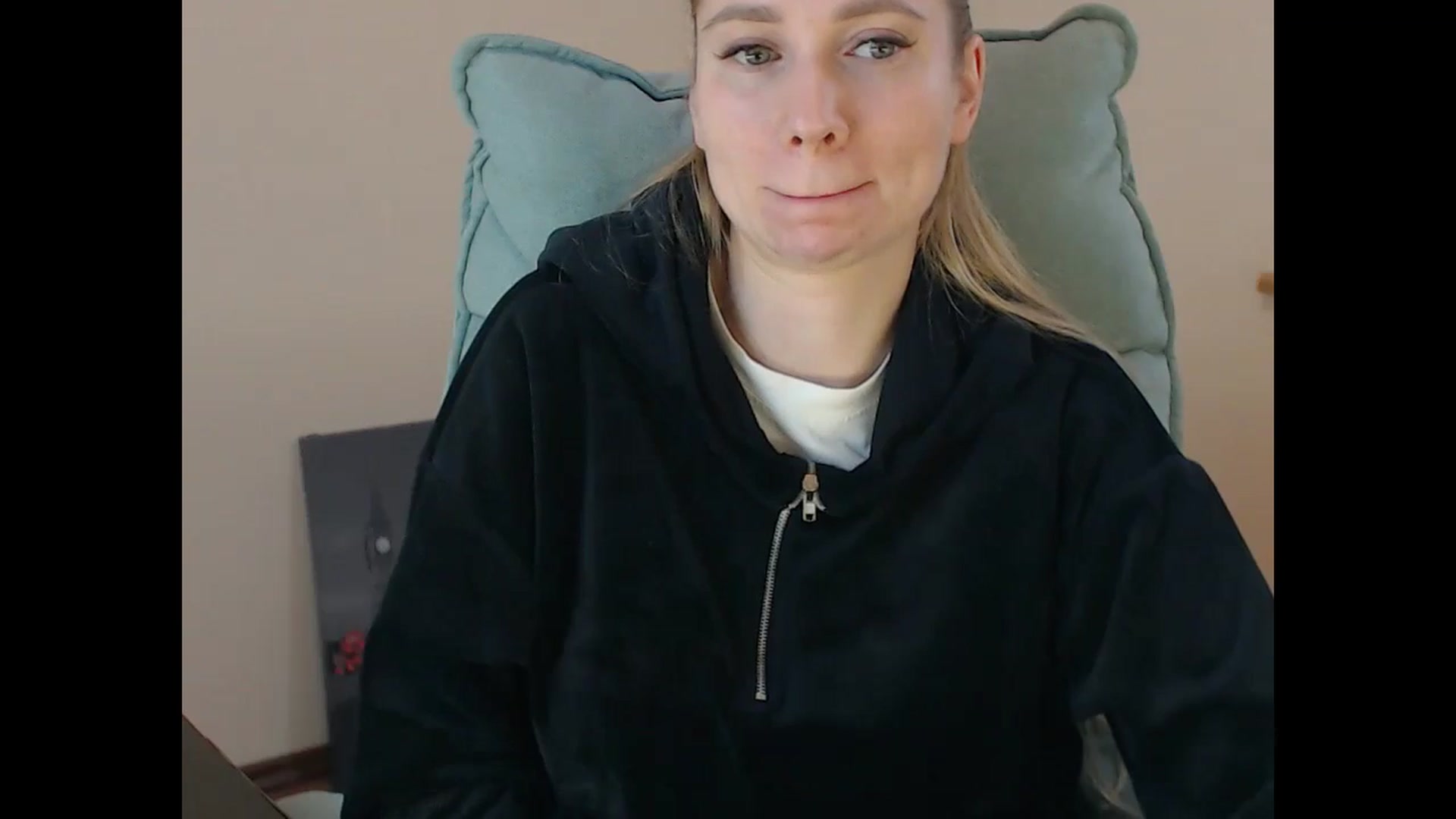 Gallery image thumbnail from Miss_Sylvia's myfreecams stream on, 01/17/2025, 20:41 image 18 of 20