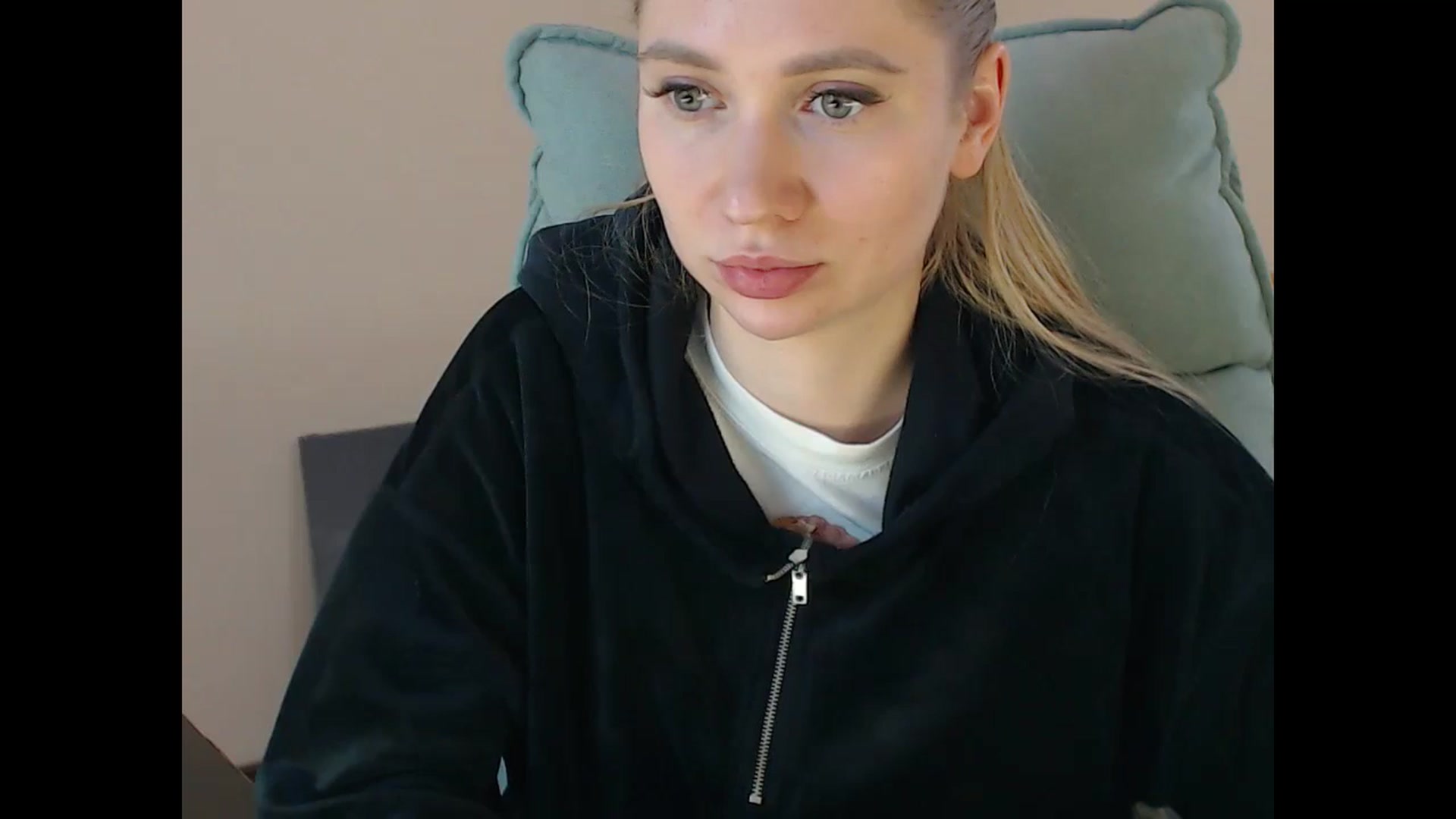 Gallery image thumbnail from Miss_Sylvia's myfreecams stream on, 01/17/2025, 20:41 image 16 of 20
