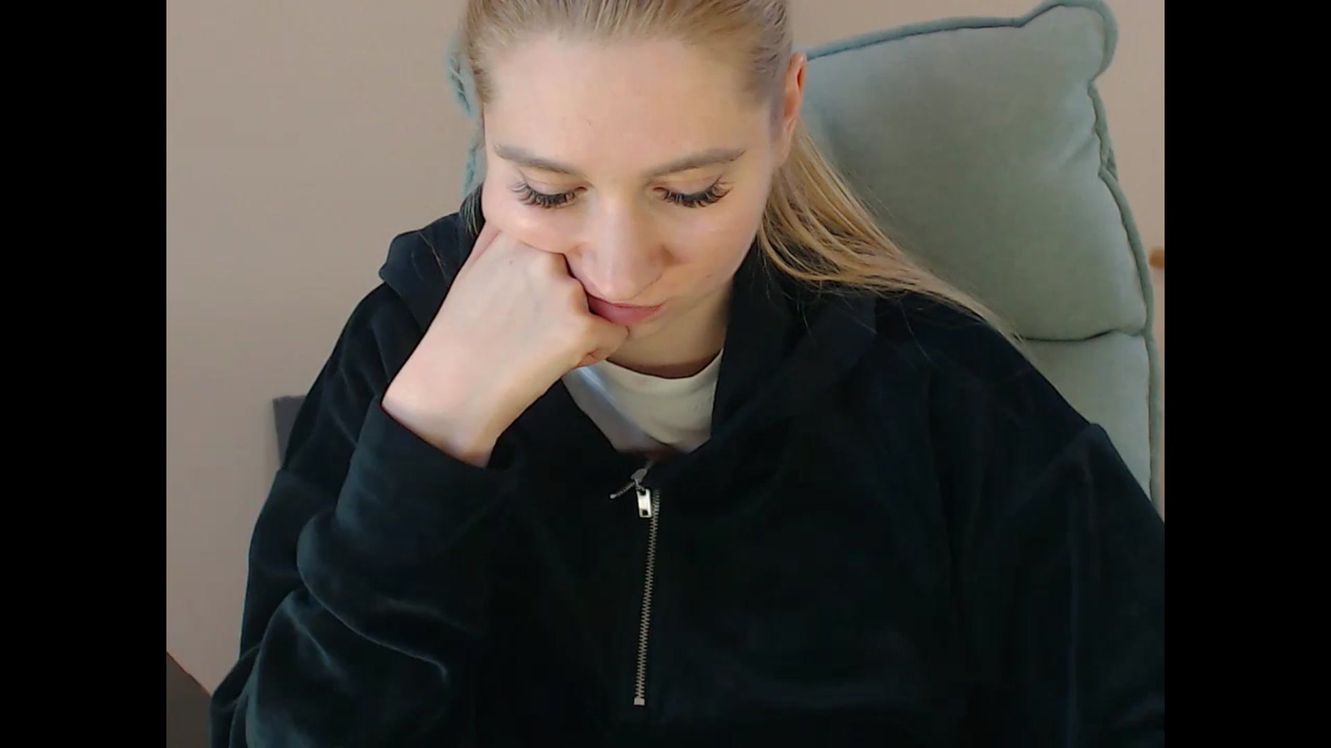 Gallery image thumbnail from Miss_Sylvia's myfreecams stream on, 01/17/2025, 20:41 image 14 of 20
