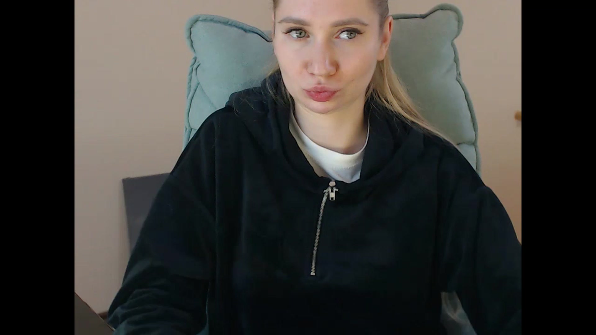 Gallery image thumbnail from Miss_Sylvia's myfreecams stream on, 01/17/2025, 20:41 image 20 of 20