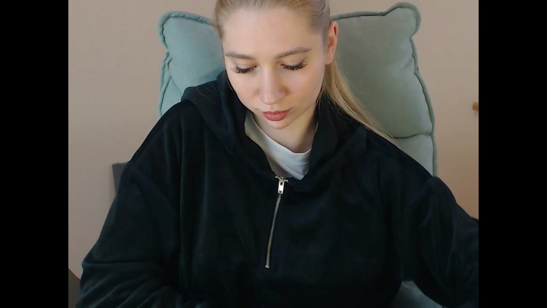 Gallery image thumbnail from Miss_Sylvia's myfreecams stream on, 01/17/2025, 20:41 image 11 of 20