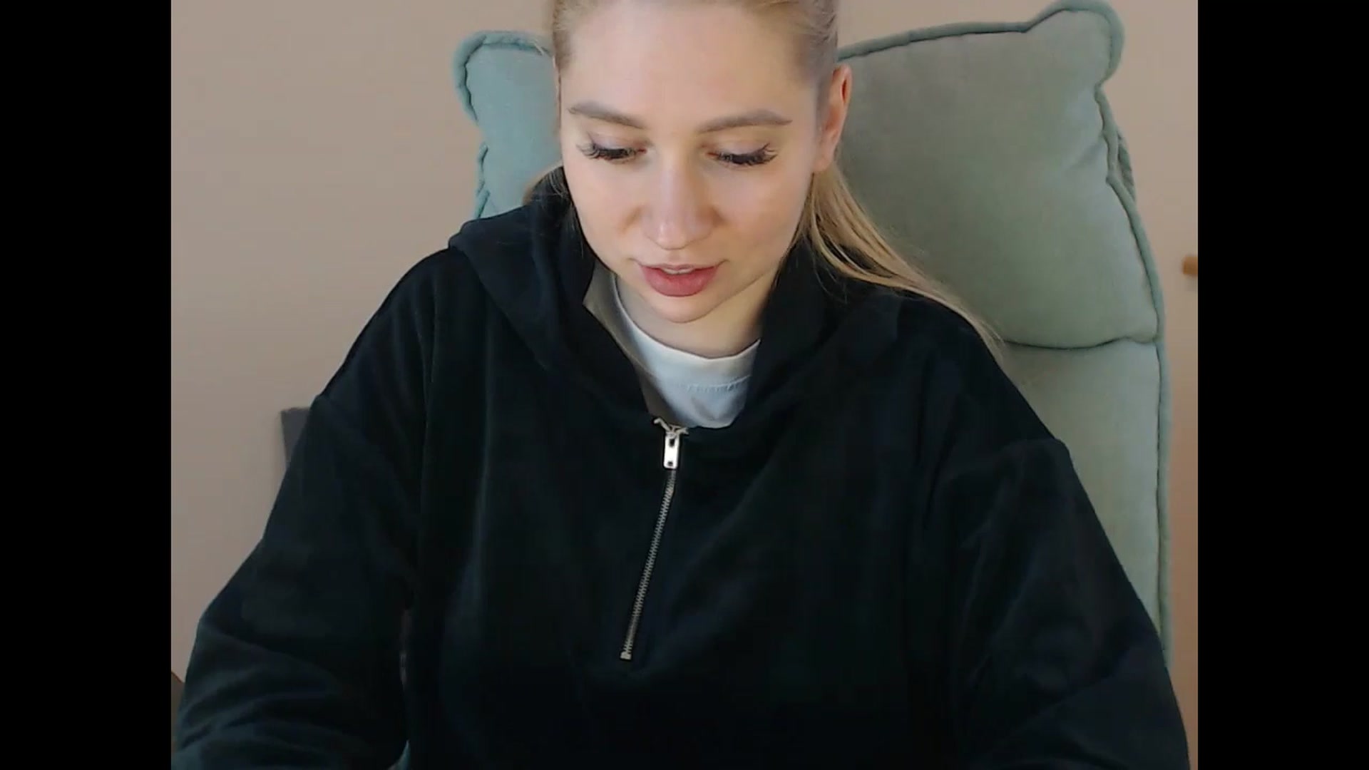 Gallery image thumbnail from Miss_Sylvia's myfreecams stream on, 01/17/2025, 20:41 image 7 of 20