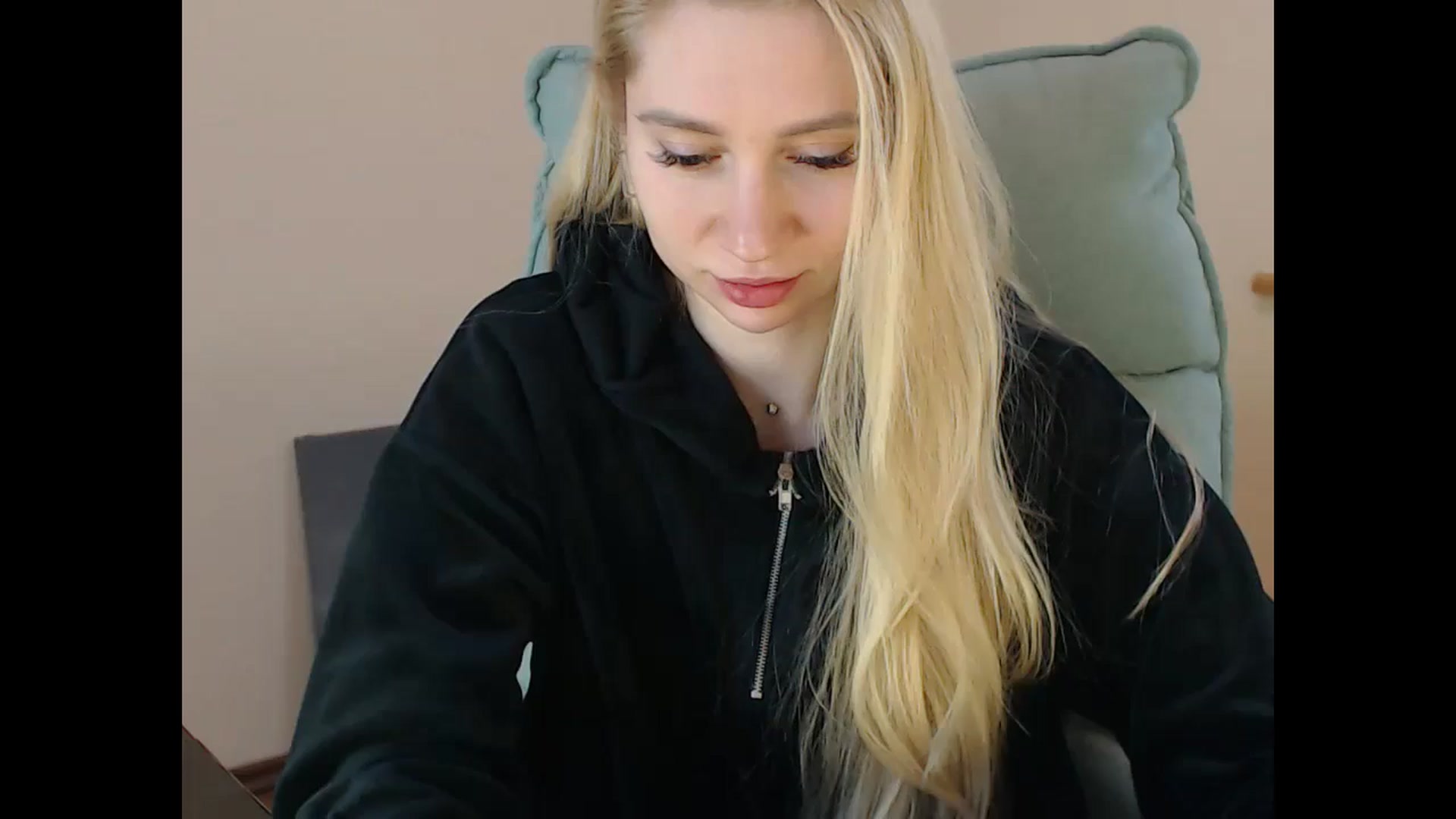 Gallery image thumbnail from Miss_Sylvia's myfreecams stream on, 01/19/2025, 18:58 image 1 of 20
