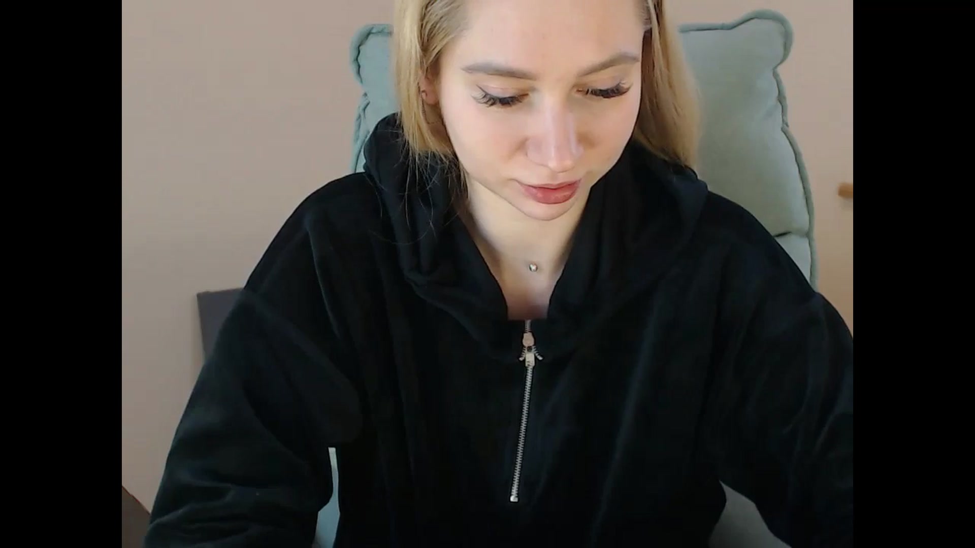 Gallery image thumbnail from Miss_Sylvia's myfreecams stream on, 01/19/2025, 18:58 image 4 of 20