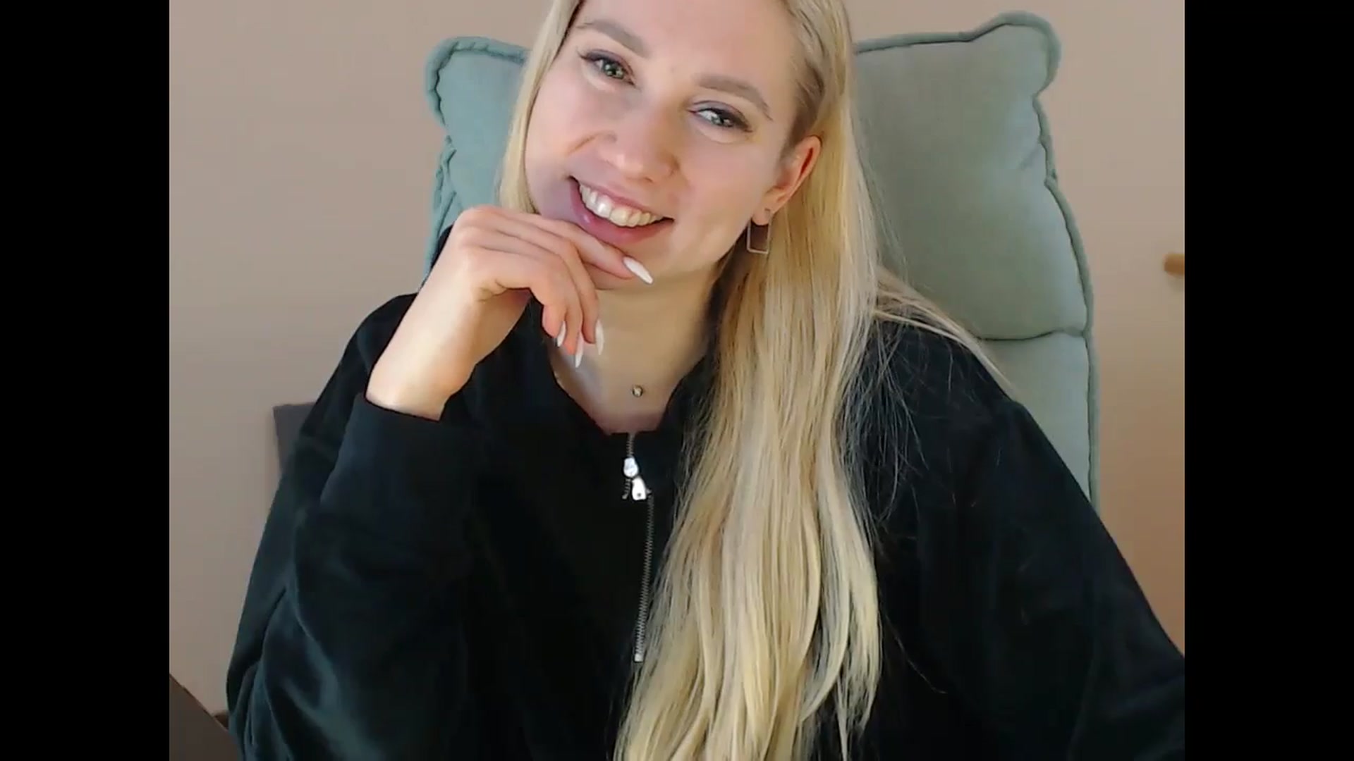 Gallery image thumbnail from Miss_Sylvia's myfreecams stream on, 01/19/2025, 18:58 image 16 of 20