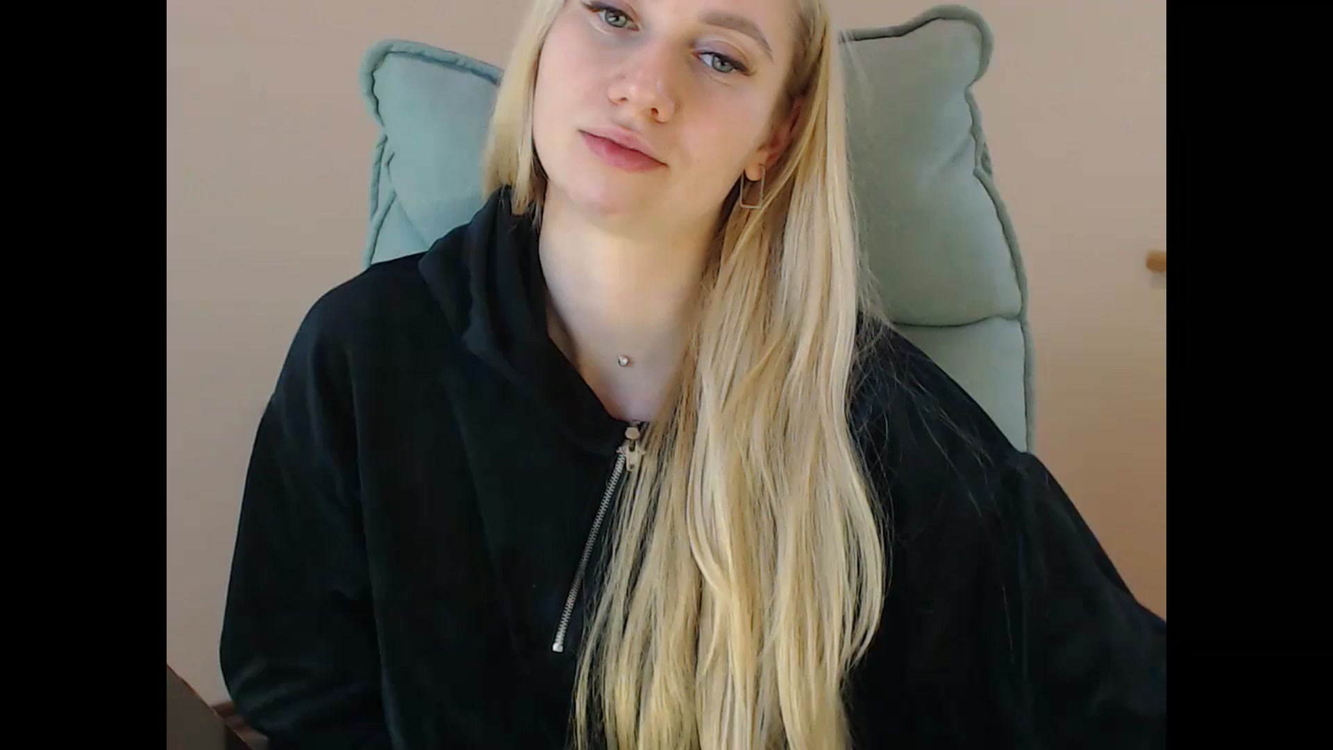 Gallery image thumbnail from Miss_Sylvia's myfreecams stream on, 01/19/2025, 19:55 image 14 of 20