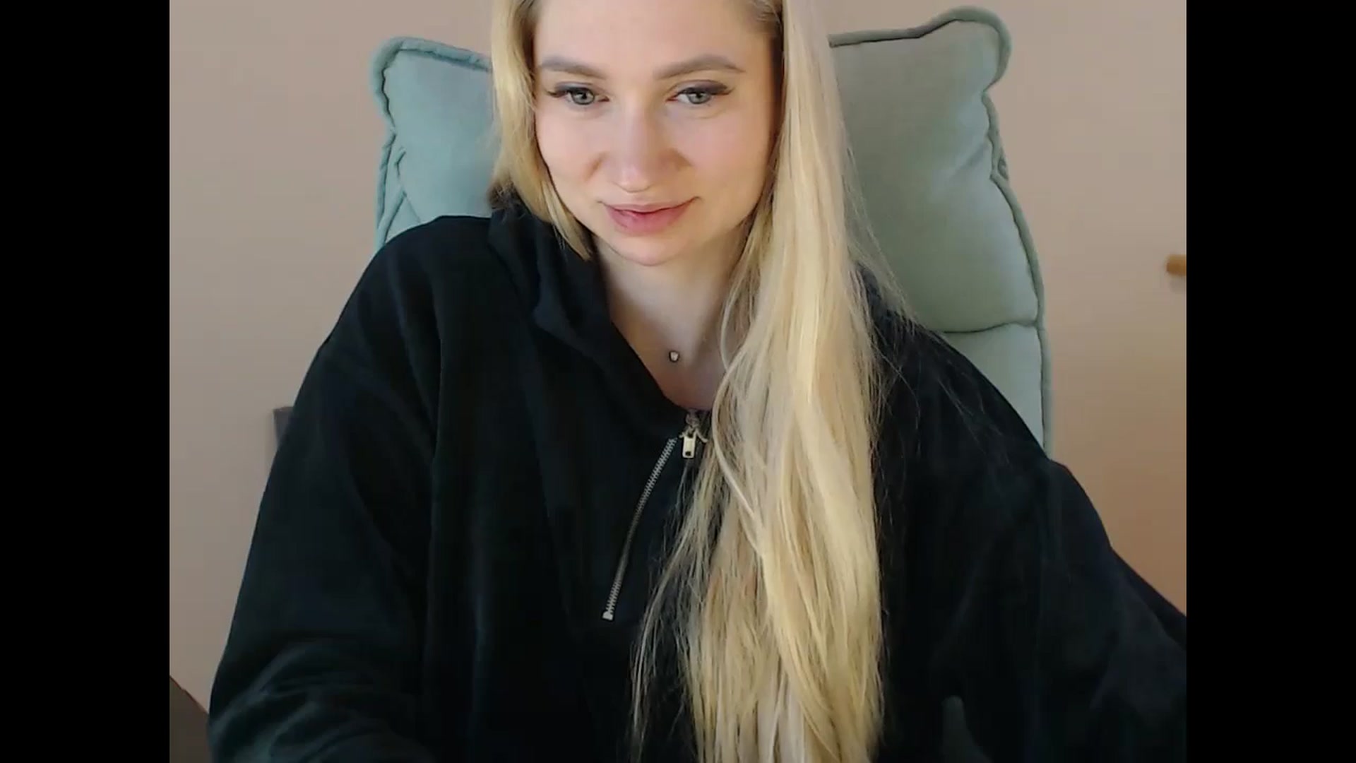 Gallery image thumbnail from Miss_Sylvia's myfreecams stream on, 01/19/2025, 19:55 image 15 of 20