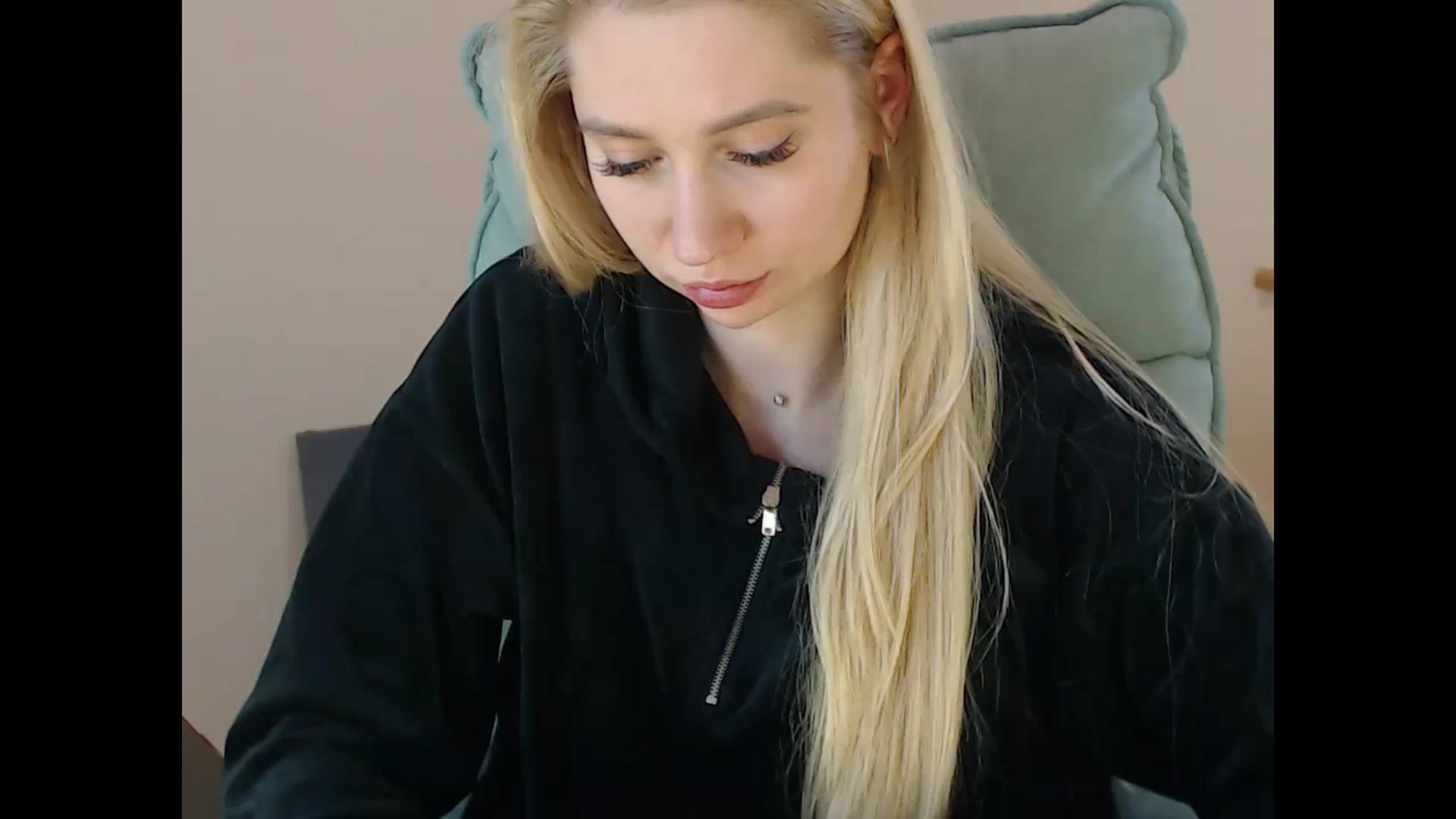 Gallery image thumbnail from Miss_Sylvia's myfreecams stream on, 01/19/2025, 20:51 image 6 of 20
