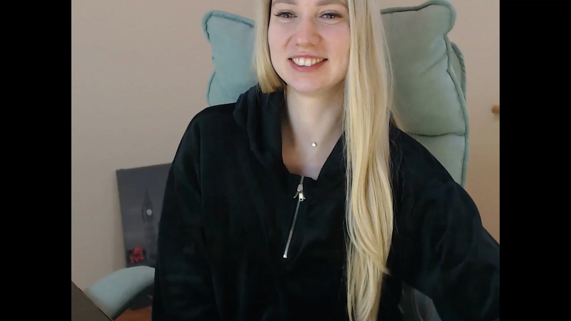 Gallery image thumbnail from Miss_Sylvia's myfreecams stream on, 01/19/2025, 20:51 image 18 of 20
