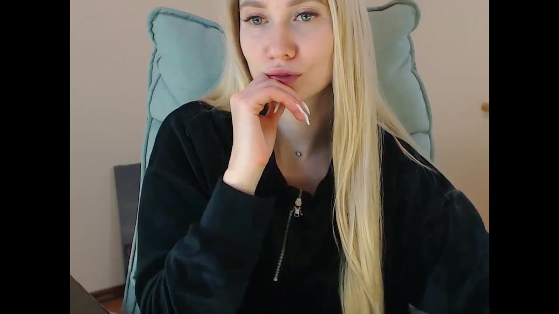 Gallery image thumbnail from Miss_Sylvia's myfreecams stream on, 01/19/2025, 20:51 image 8 of 20
