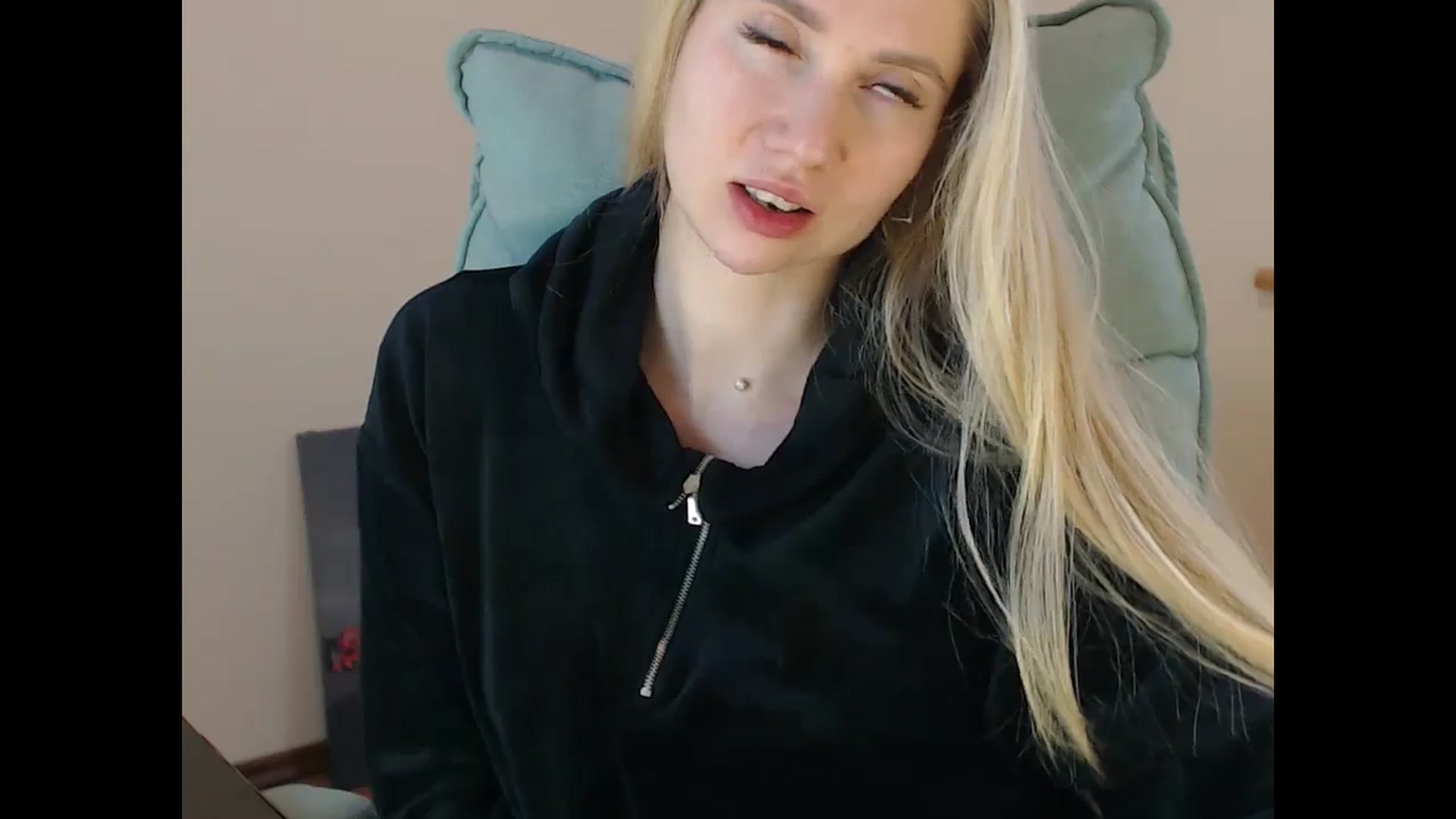 Gallery image thumbnail from Miss_Sylvia's myfreecams stream on, 01/19/2025, 20:51 image 3 of 20