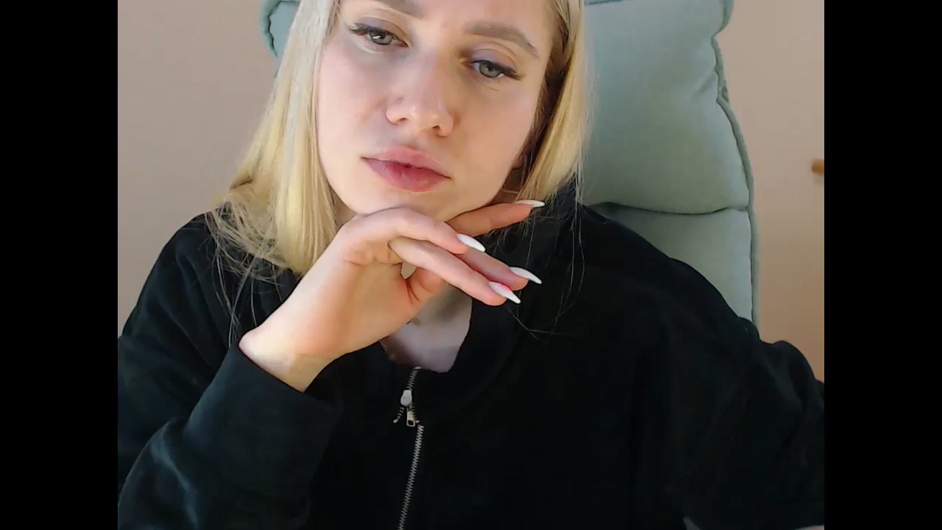 Gallery image thumbnail from Miss_Sylvia's myfreecams stream on, 01/19/2025, 20:51 image 1 of 20