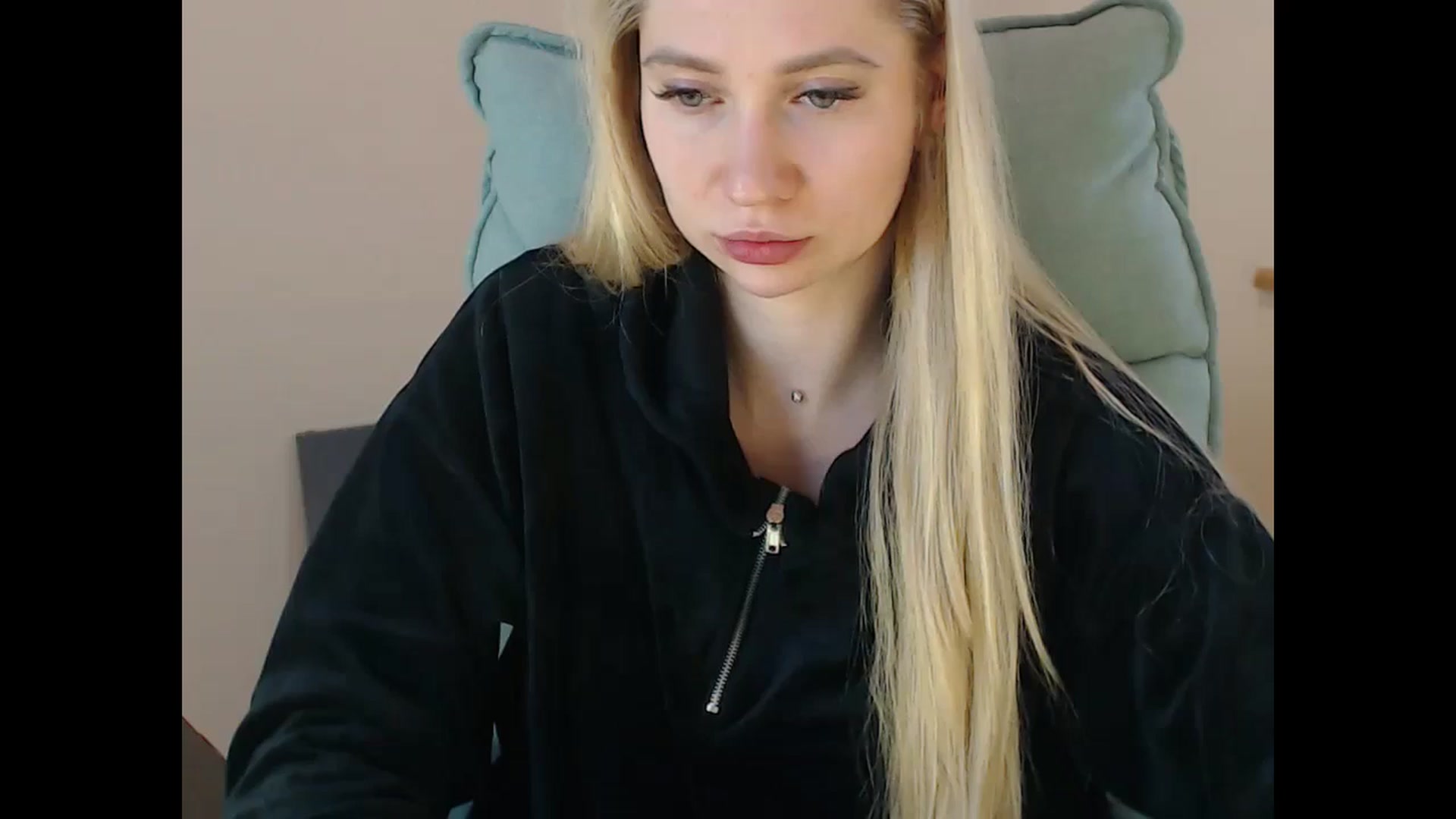 Gallery image thumbnail from Miss_Sylvia's myfreecams stream on, 01/19/2025, 20:51 image 7 of 20