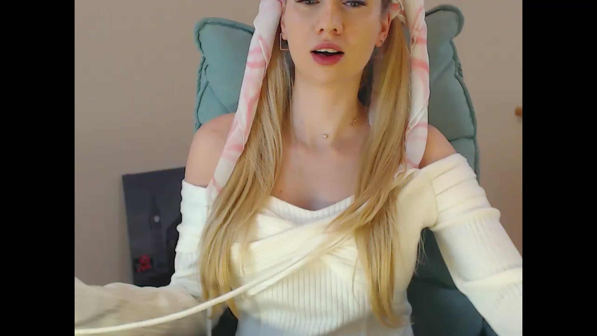 Gallery image thumbnail from Miss_Sylvia's myfreecams stream on, 01/21/2025, 17:38 image 14 of 20
