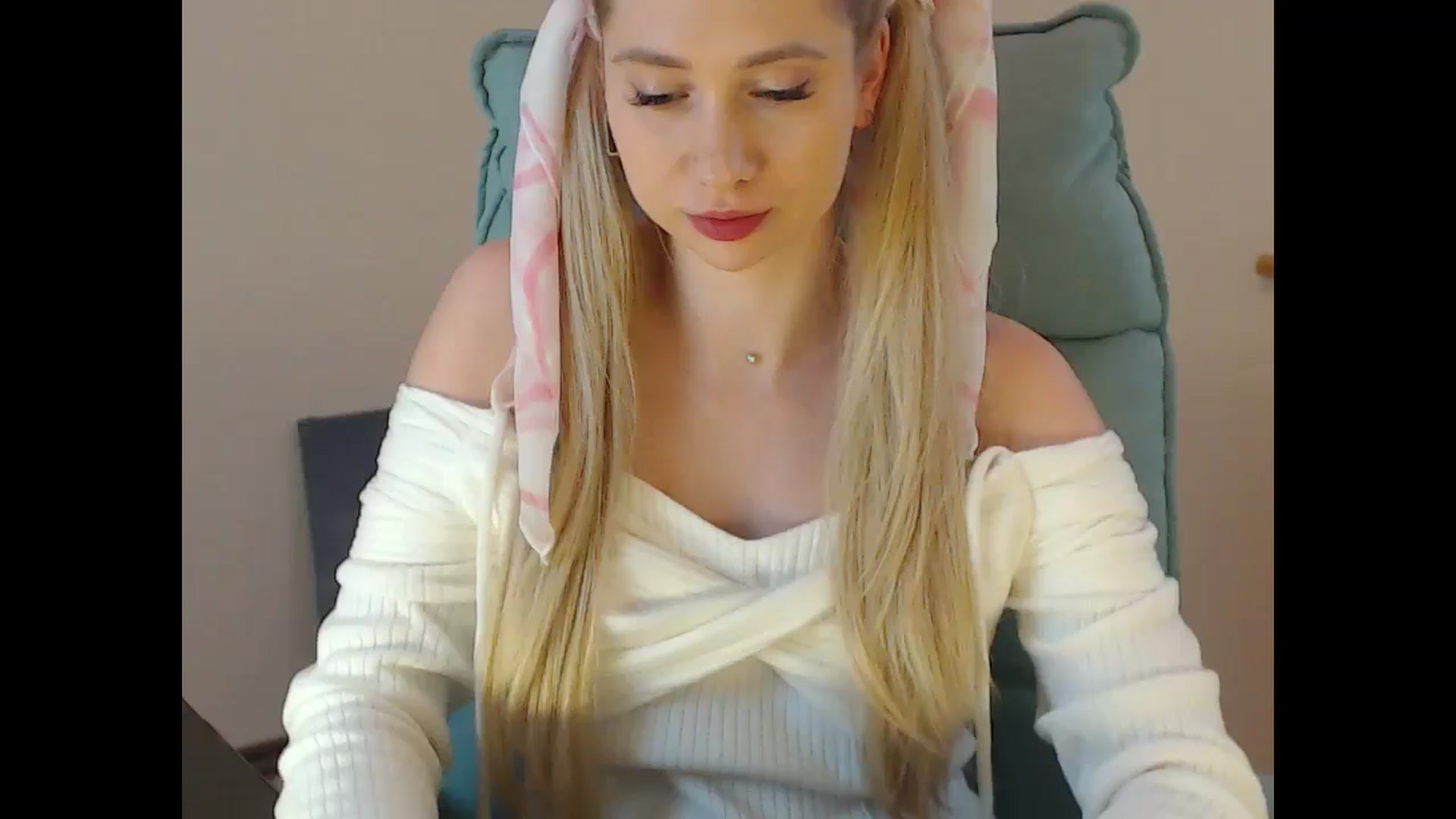 Gallery image thumbnail from Miss_Sylvia's myfreecams stream on, 01/21/2025, 18:49 image 7 of 20