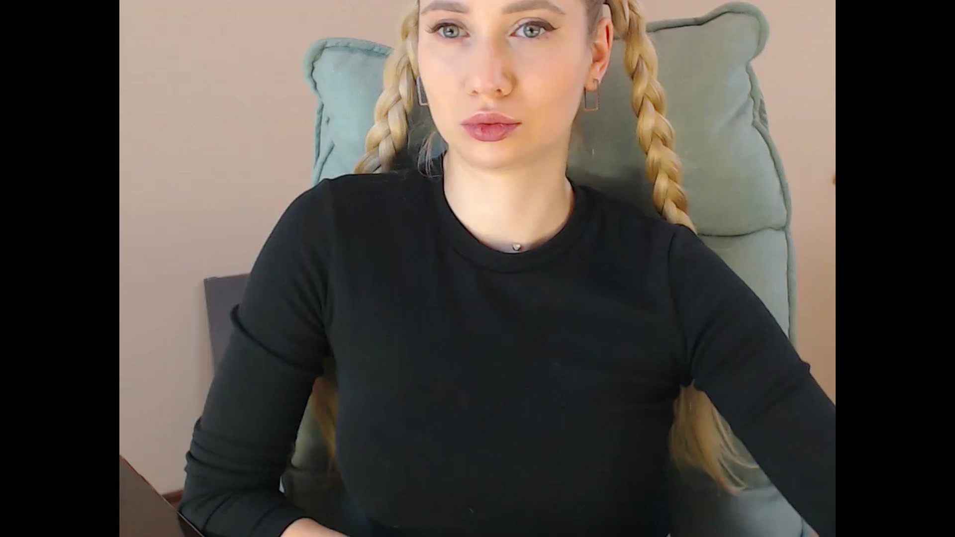 Gallery image thumbnail from Miss_Sylvia's myfreecams stream on, 01/26/2025, 15:07 image 8 of 20