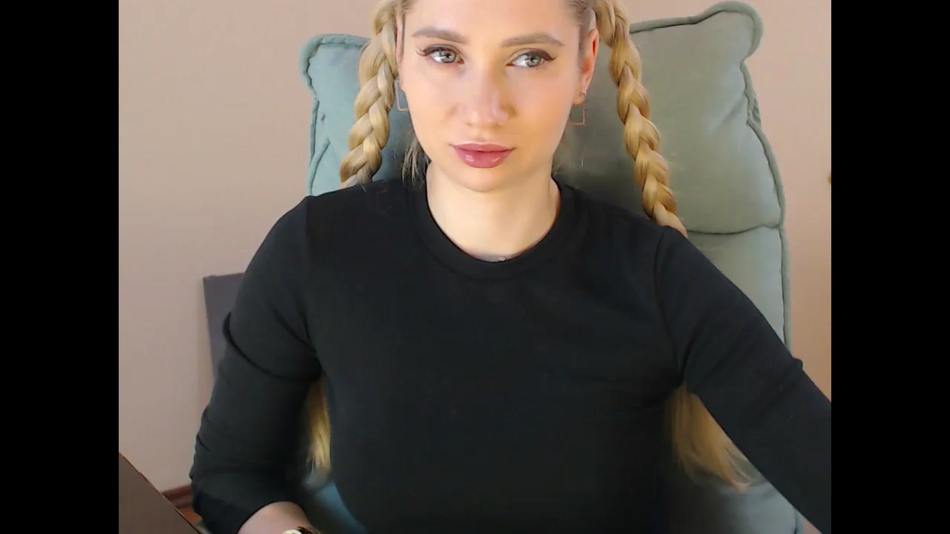 Gallery image thumbnail from Miss_Sylvia's myfreecams stream on, 01/26/2025, 15:07 image 12 of 20