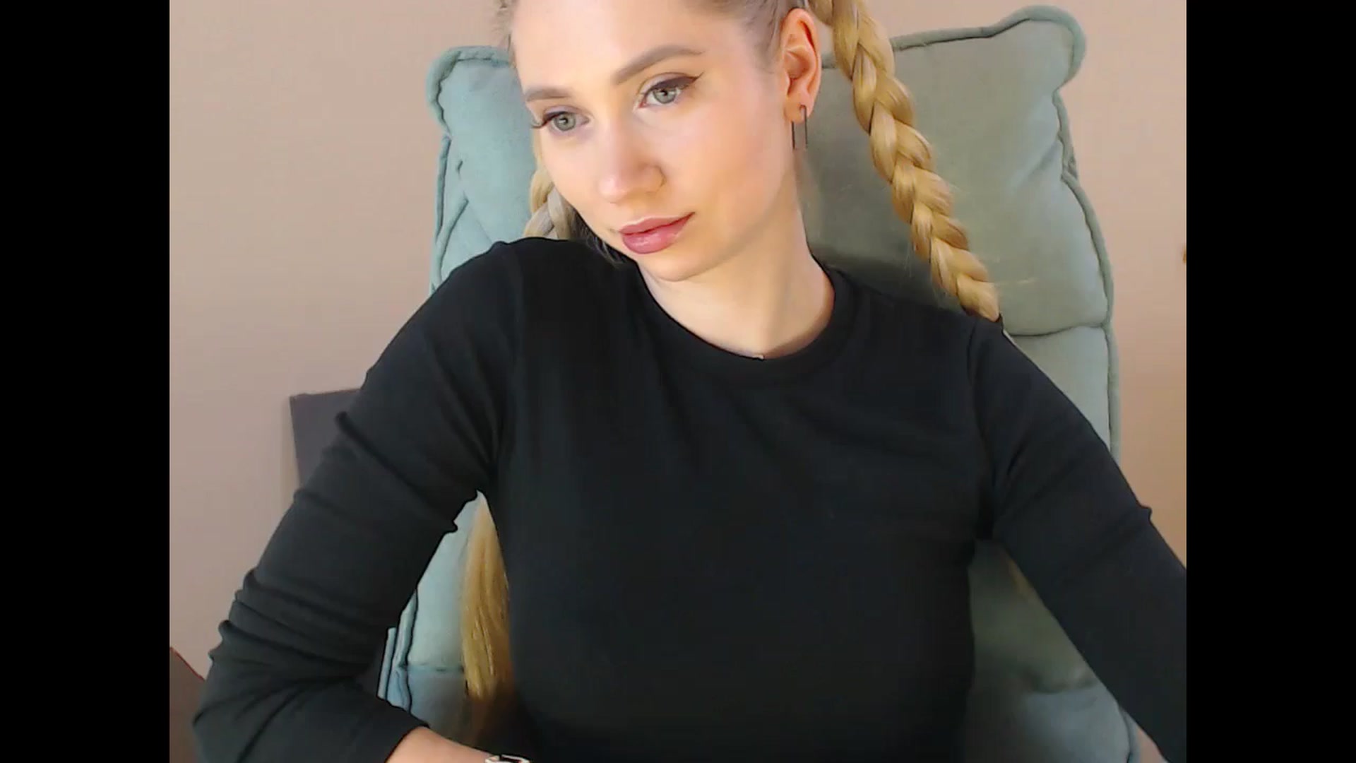 Gallery image thumbnail from Miss_Sylvia's myfreecams stream on, 01/26/2025, 15:07 image 18 of 20
