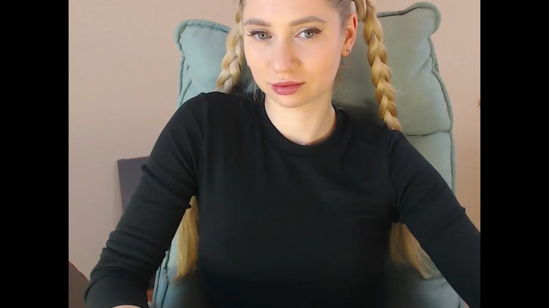 Gallery image thumbnail from Miss_Sylvia's myfreecams stream on, 01/26/2025, 15:07 image 14 of 20