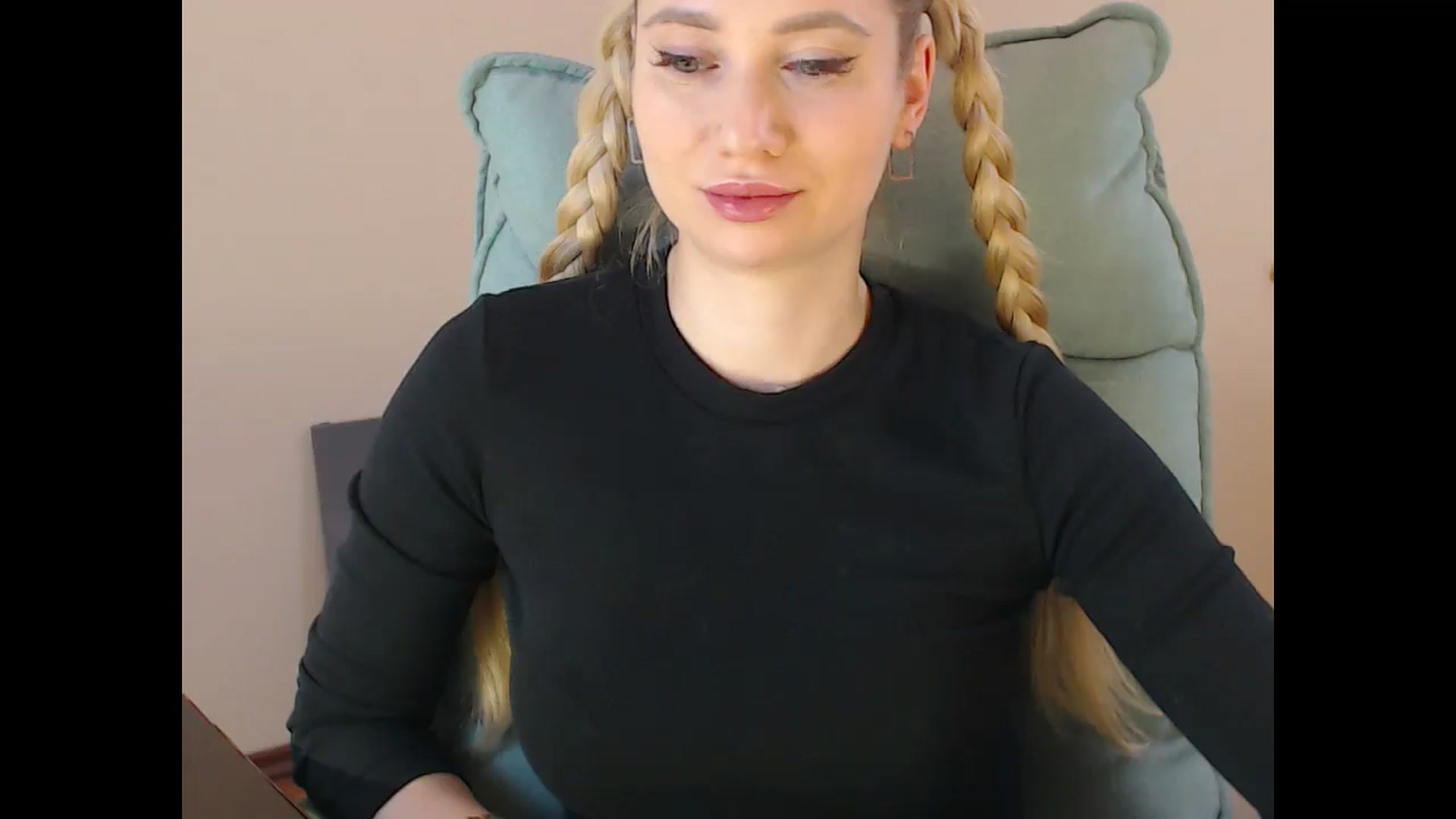 Gallery image thumbnail from Miss_Sylvia's myfreecams stream on, 01/26/2025, 15:07 image 10 of 20