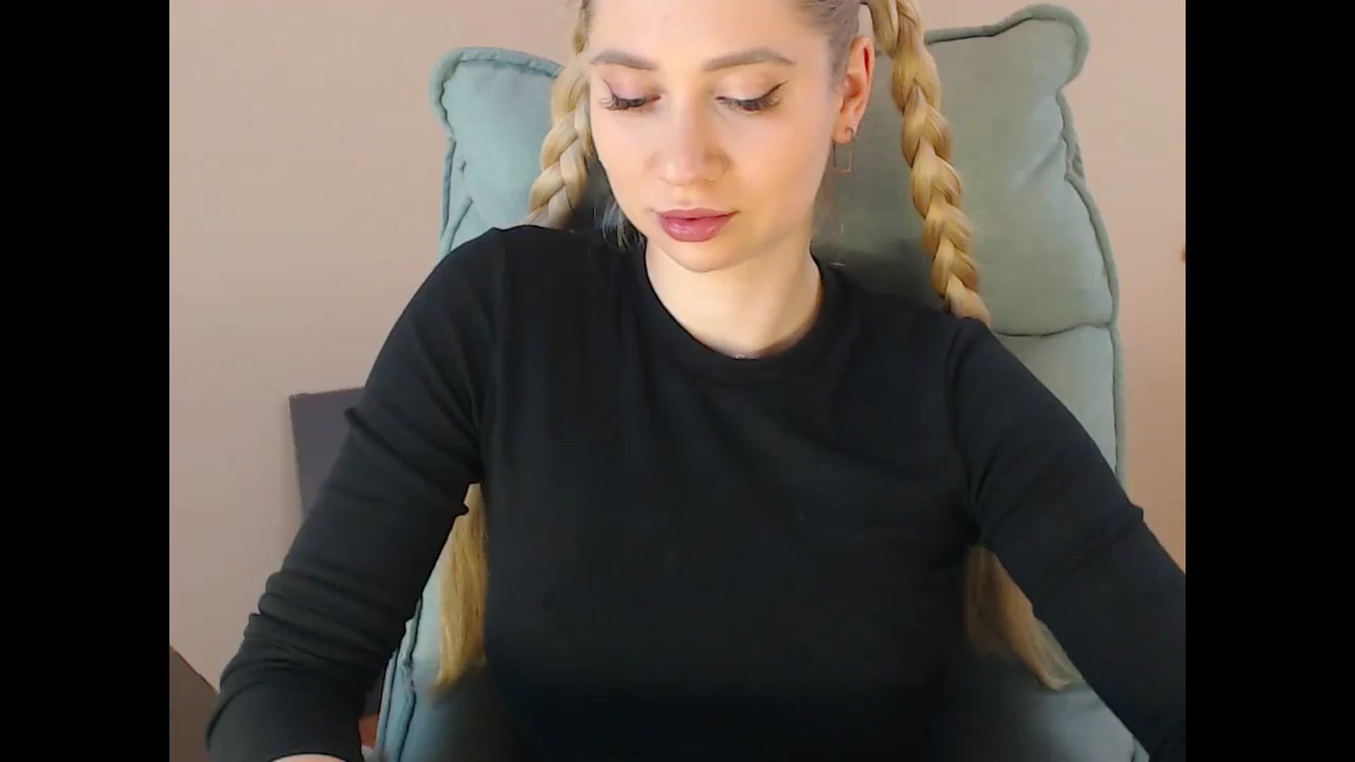 Gallery image thumbnail from Miss_Sylvia's myfreecams stream on, 01/26/2025, 15:07 image 15 of 20