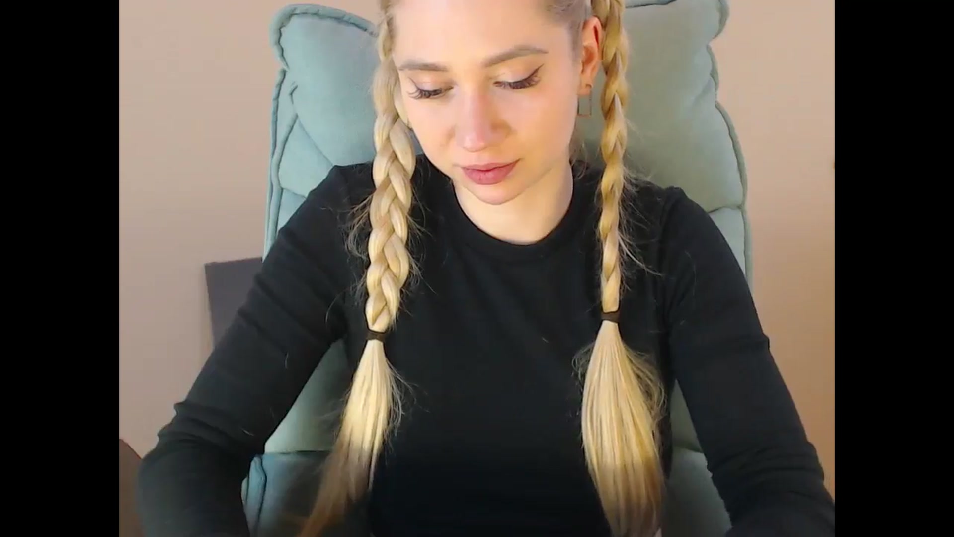Gallery image thumbnail from Miss_Sylvia's myfreecams stream on, 01/26/2025, 20:18 image 17 of 20