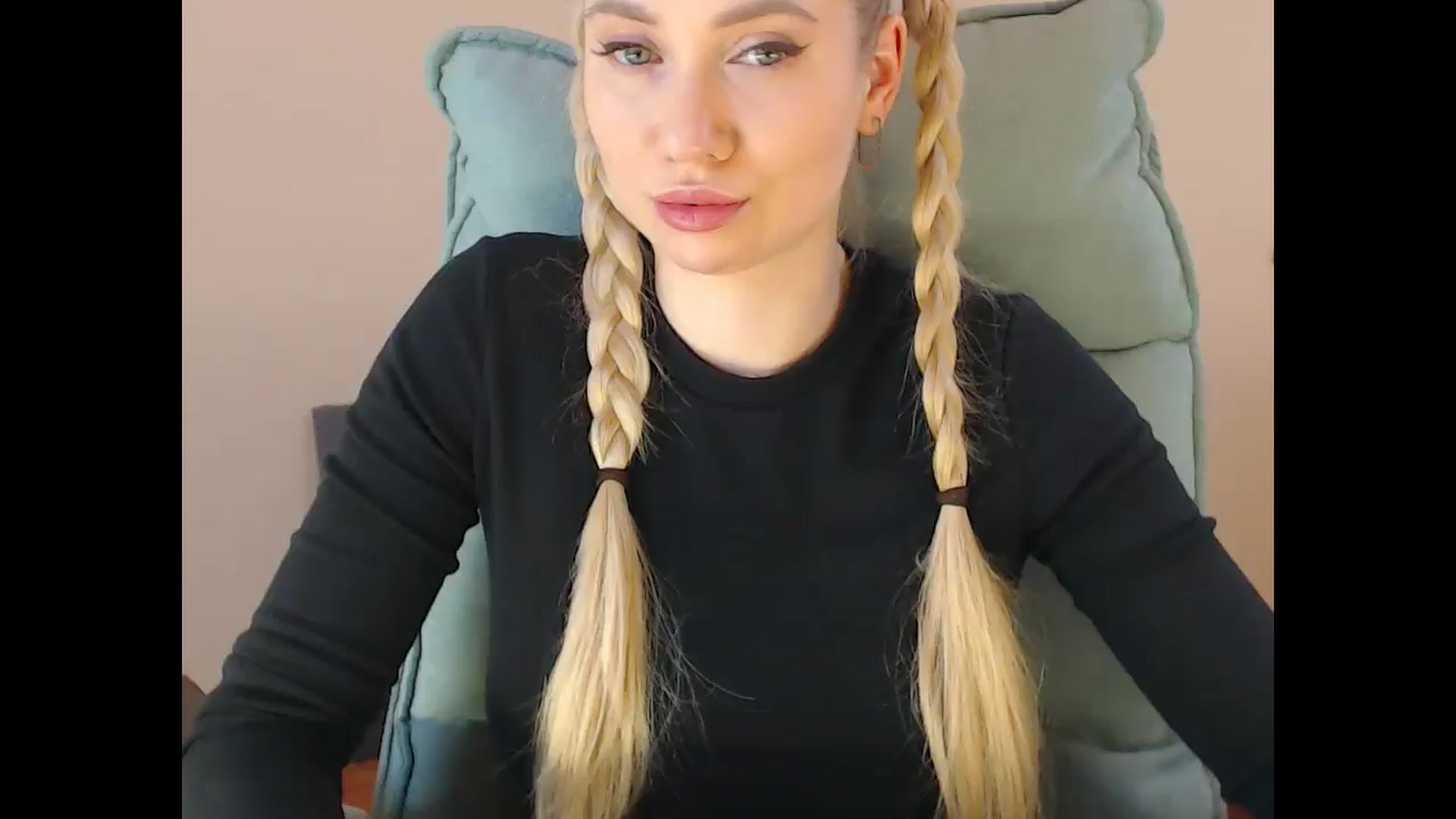 Gallery image thumbnail from Miss_Sylvia's myfreecams stream on, 01/26/2025, 20:18 image 1 of 20