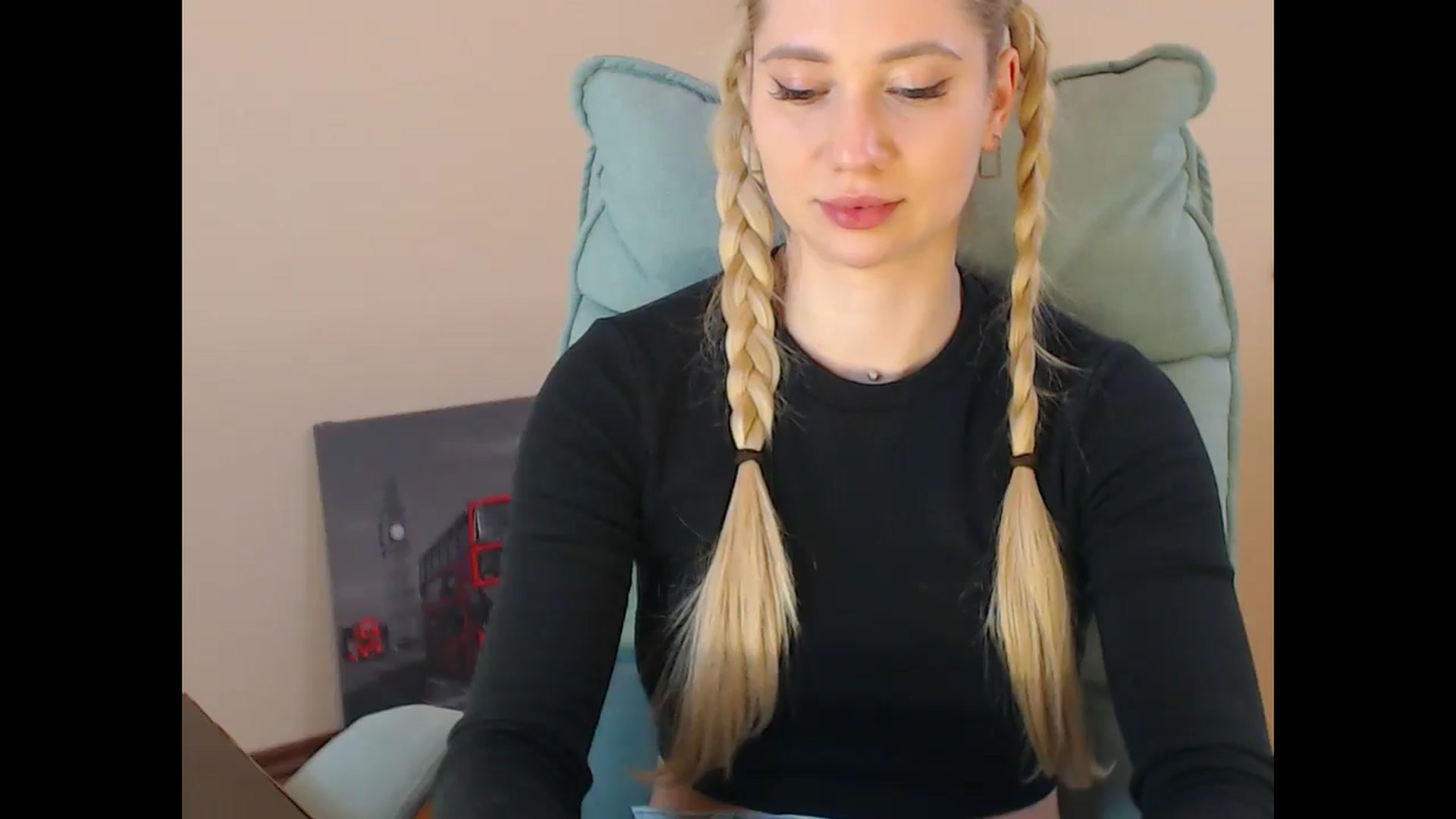 Gallery image thumbnail from Miss_Sylvia's myfreecams stream on, 01/26/2025, 20:43 image 7 of 20