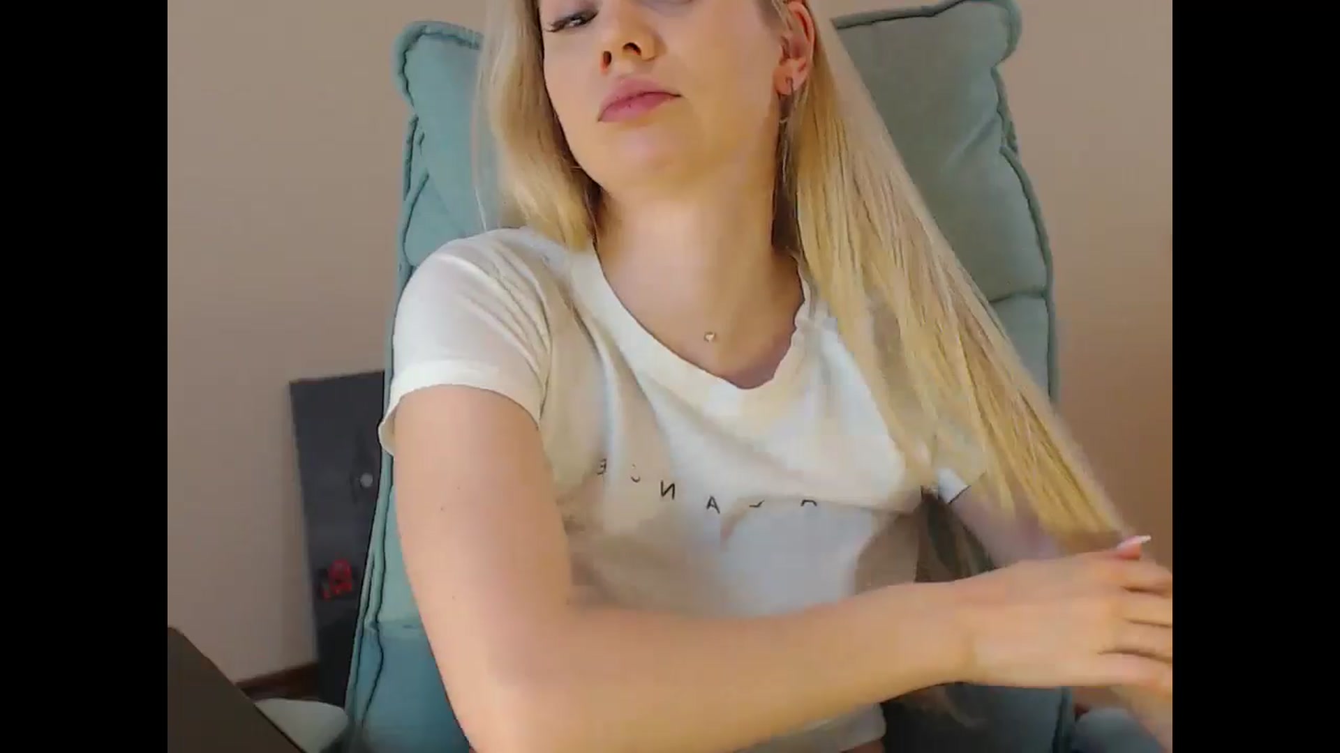 Gallery image thumbnail from Miss_Sylvia's myfreecams stream on, 01/27/2025, 19:35 image 15 of 20