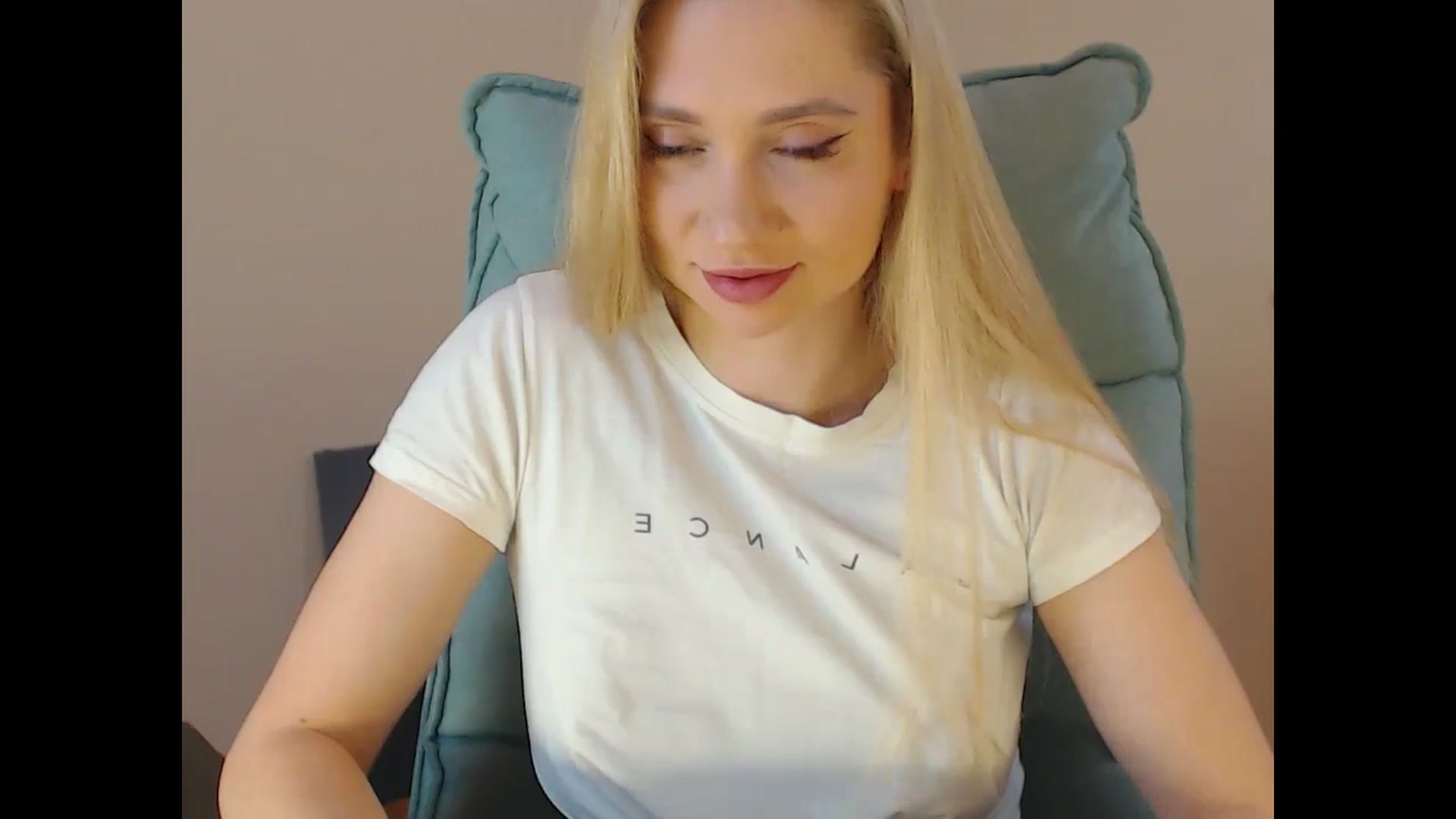 Gallery image thumbnail from Miss_Sylvia's myfreecams stream on, 01/27/2025, 19:35 image 7 of 20