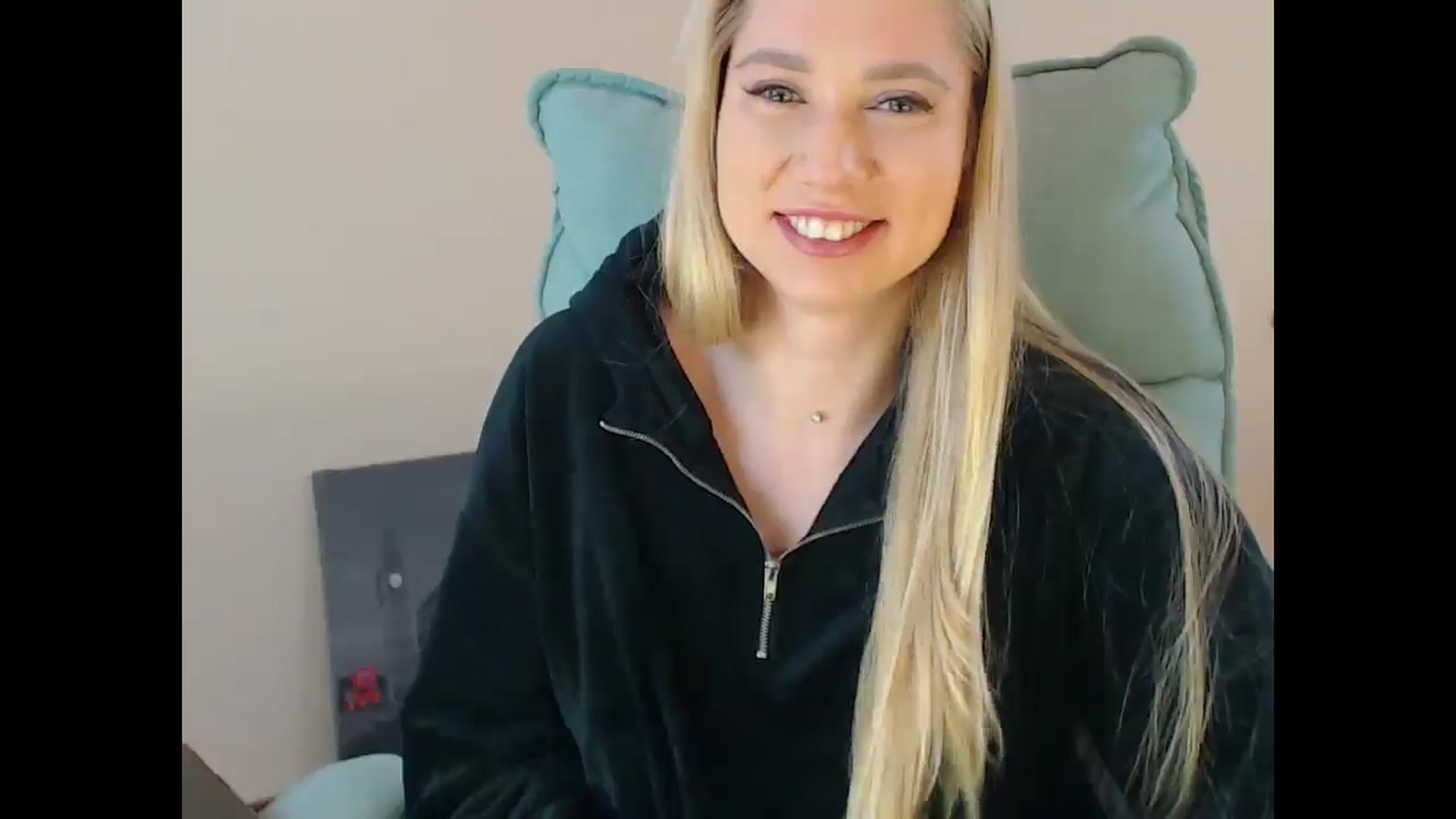 Gallery image thumbnail from Miss_Sylvia's myfreecams stream on, 01/28/2025, 17:04 image 13 of 20