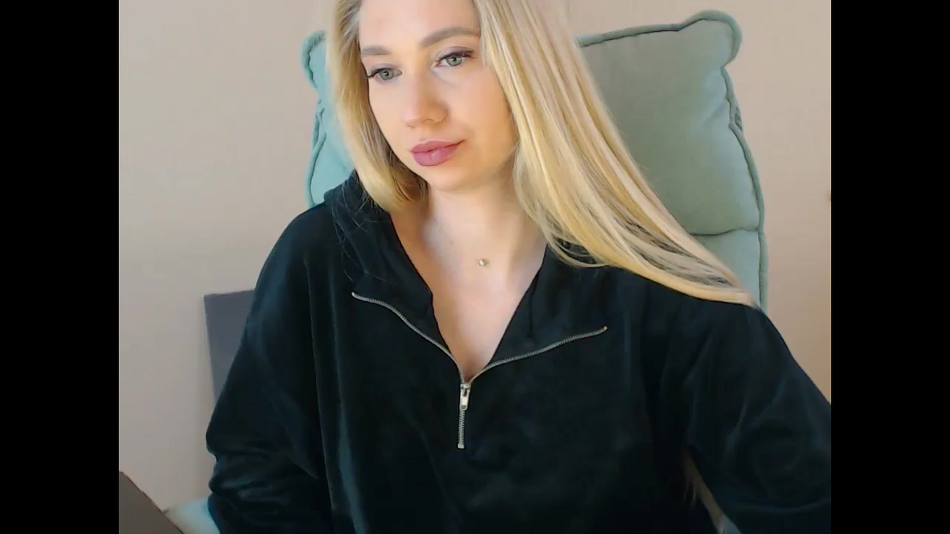 Gallery image thumbnail from Miss_Sylvia's myfreecams stream on, 01/28/2025, 17:04 image 19 of 20