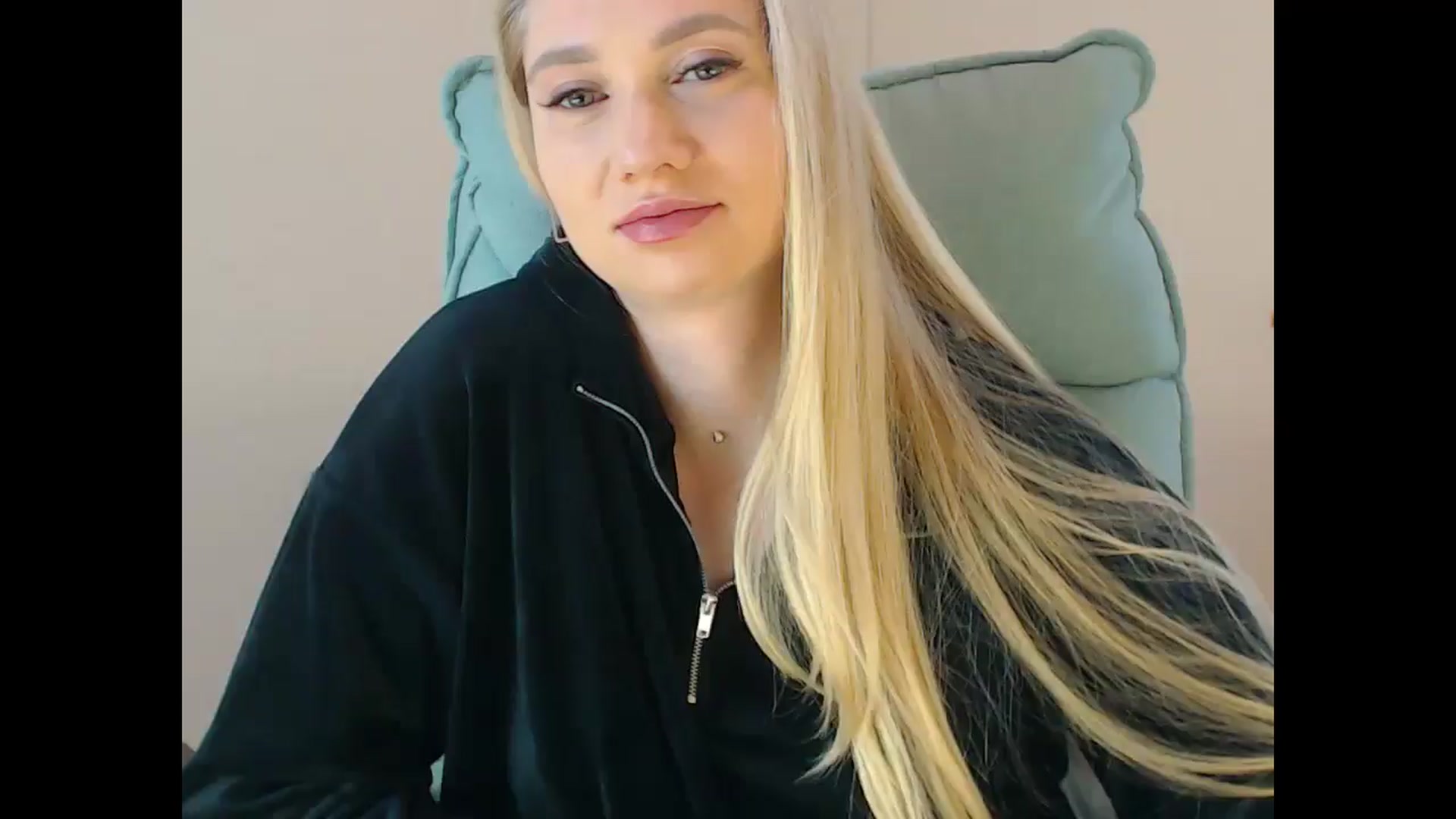 Gallery image thumbnail from Miss_Sylvia's myfreecams stream on, 01/28/2025, 17:04 image 3 of 20