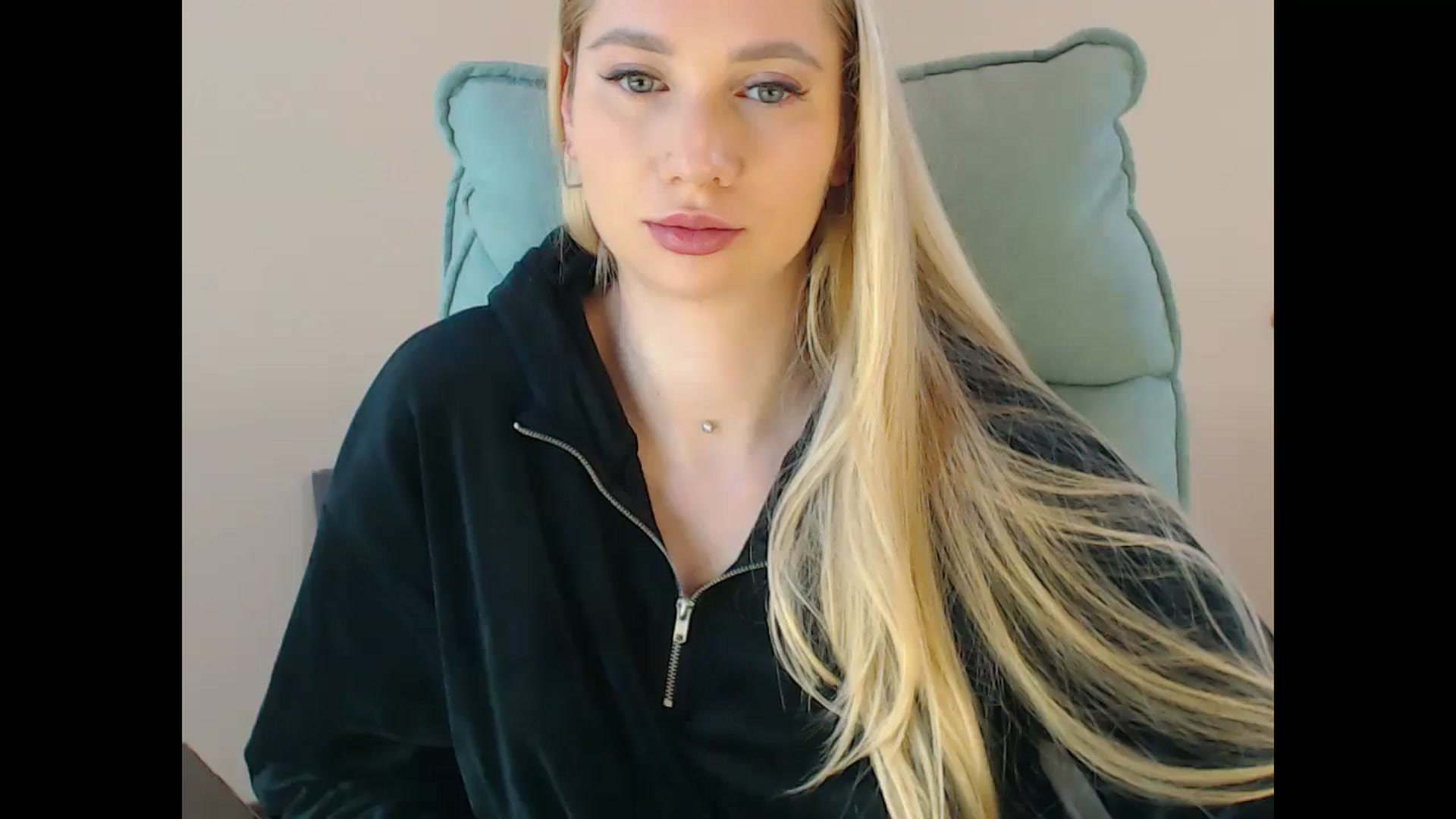 Gallery image thumbnail from Miss_Sylvia's myfreecams stream on, 01/28/2025, 17:04 image 1 of 20