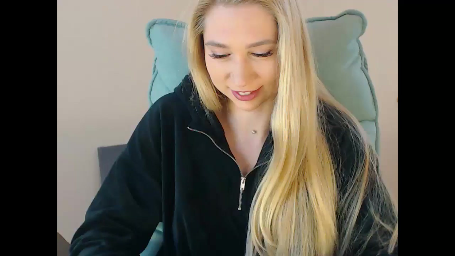 Gallery image thumbnail from Miss_Sylvia's myfreecams stream on, 01/28/2025, 17:04 image 9 of 20