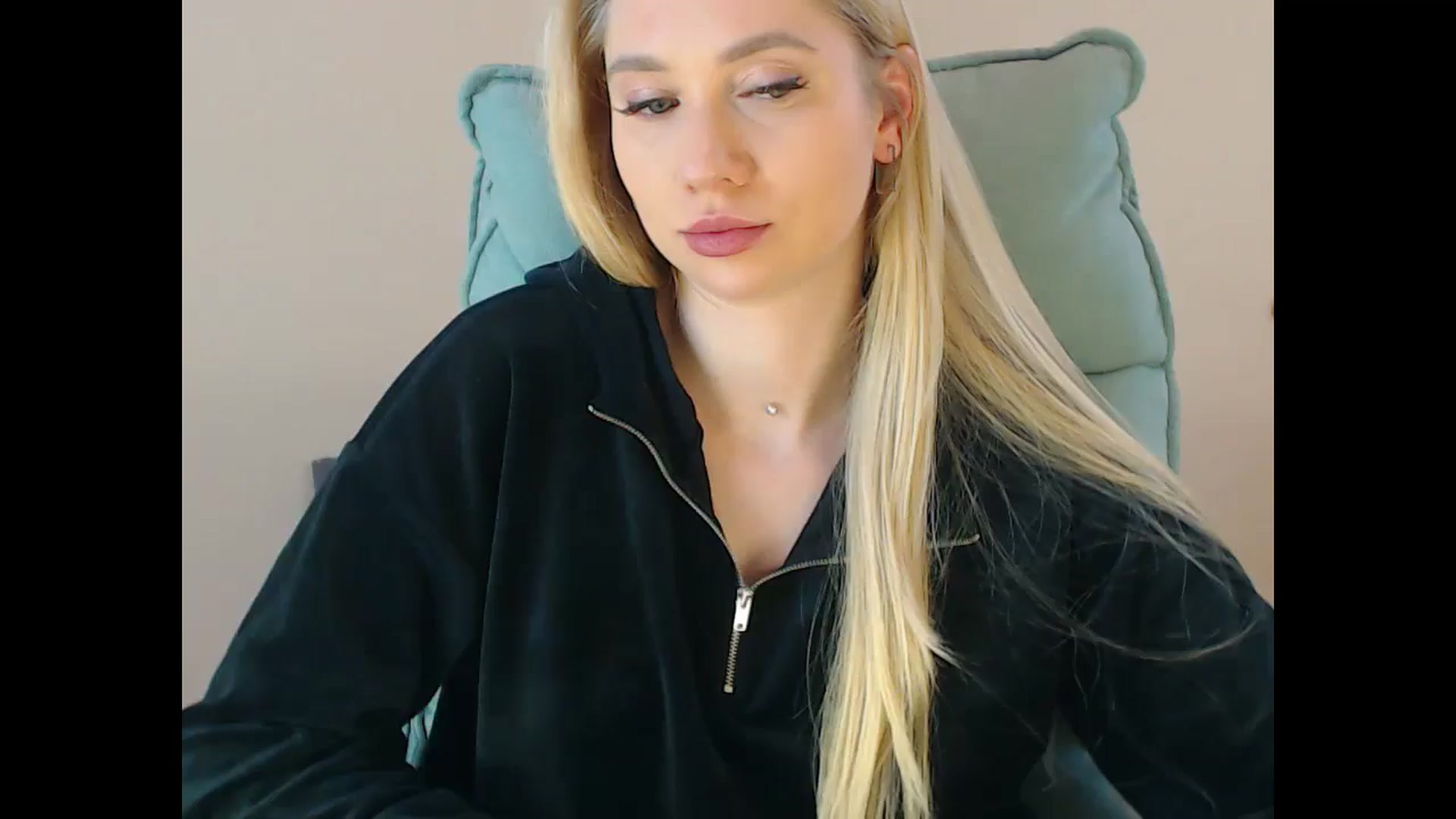 Gallery image thumbnail from Miss_Sylvia's myfreecams stream on, 01/28/2025, 19:02 image 1 of 20