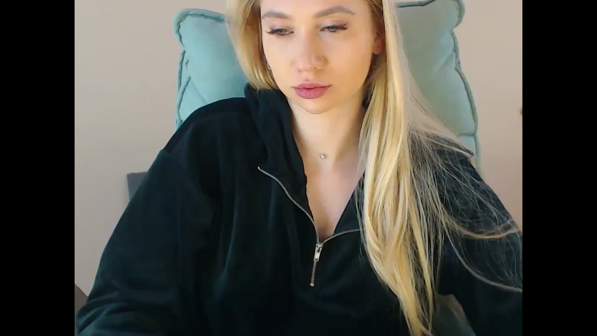 Gallery image thumbnail from Miss_Sylvia's myfreecams stream on, 01/28/2025, 19:02 image 12 of 20