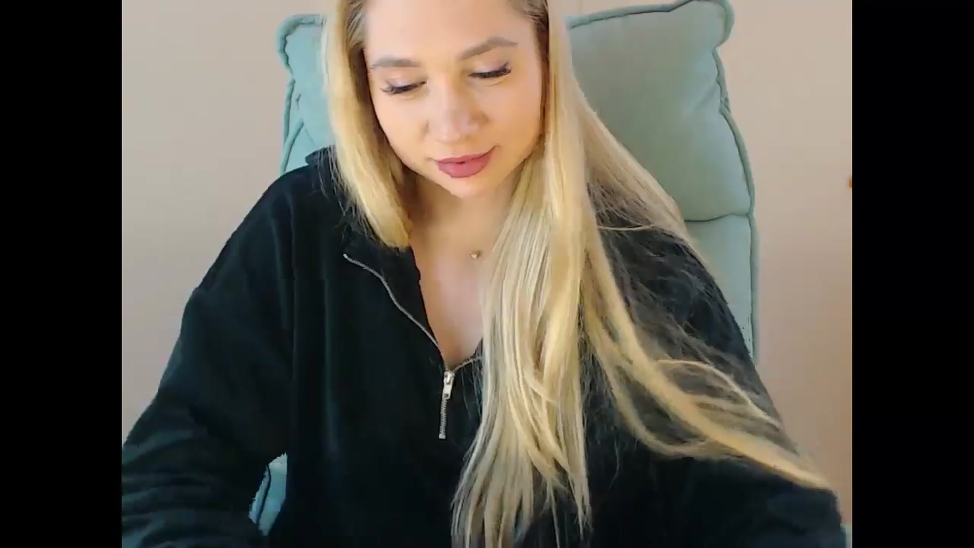 Gallery image thumbnail from Miss_Sylvia's myfreecams stream on, 01/28/2025, 19:02 image 4 of 20