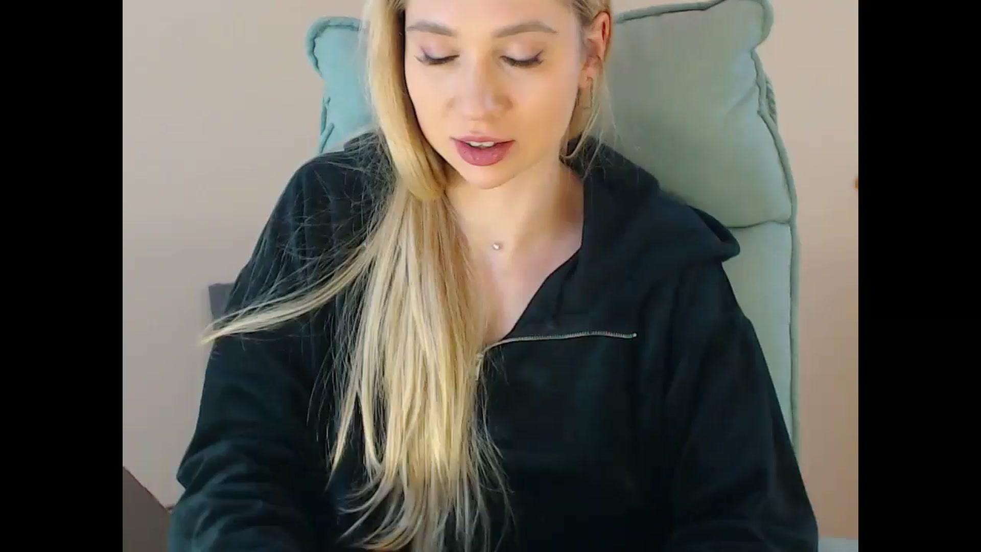 Gallery image thumbnail from Miss_Sylvia's myfreecams stream on, 01/28/2025, 19:02 image 10 of 20