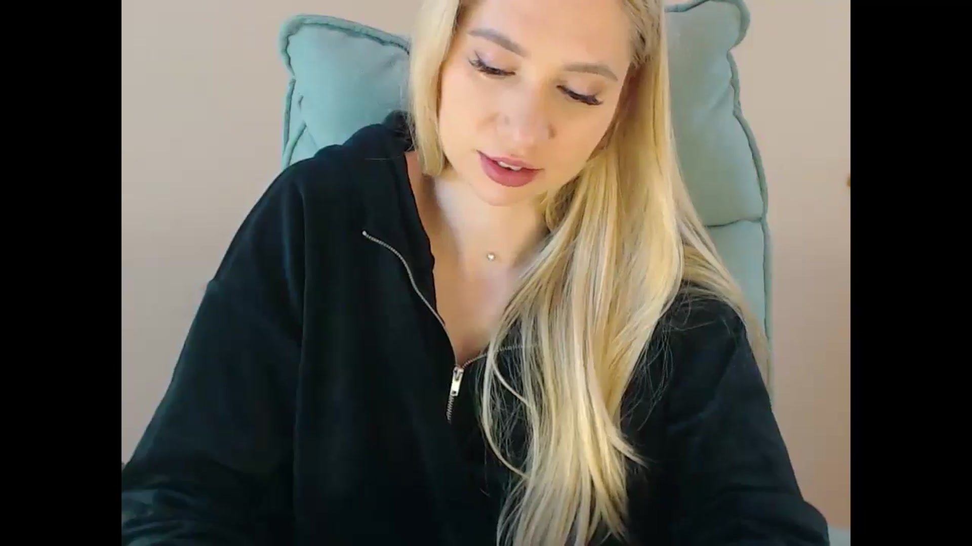 Gallery image thumbnail from Miss_Sylvia's myfreecams stream on, 01/28/2025, 19:02 image 2 of 20