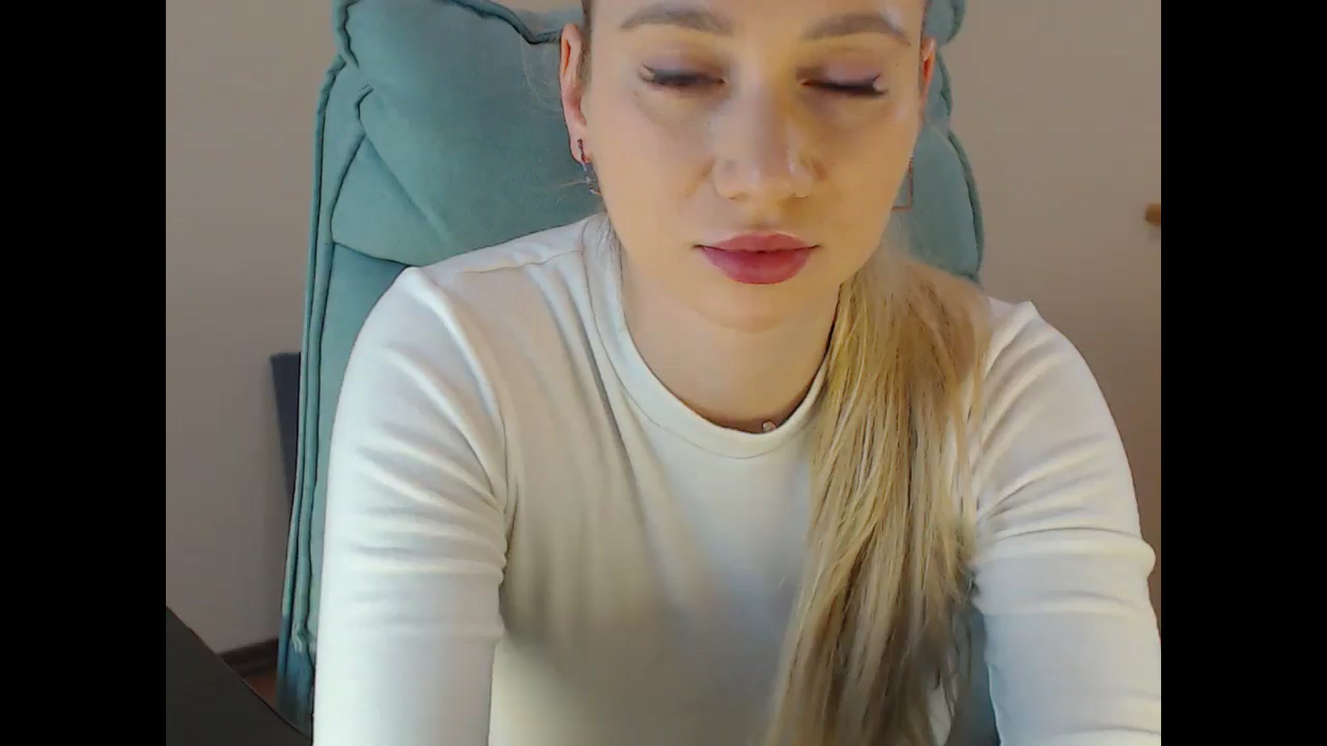 Gallery image thumbnail from Miss_Sylvia's myfreecams stream on, 01/29/2025, 18:57 image 16 of 20
