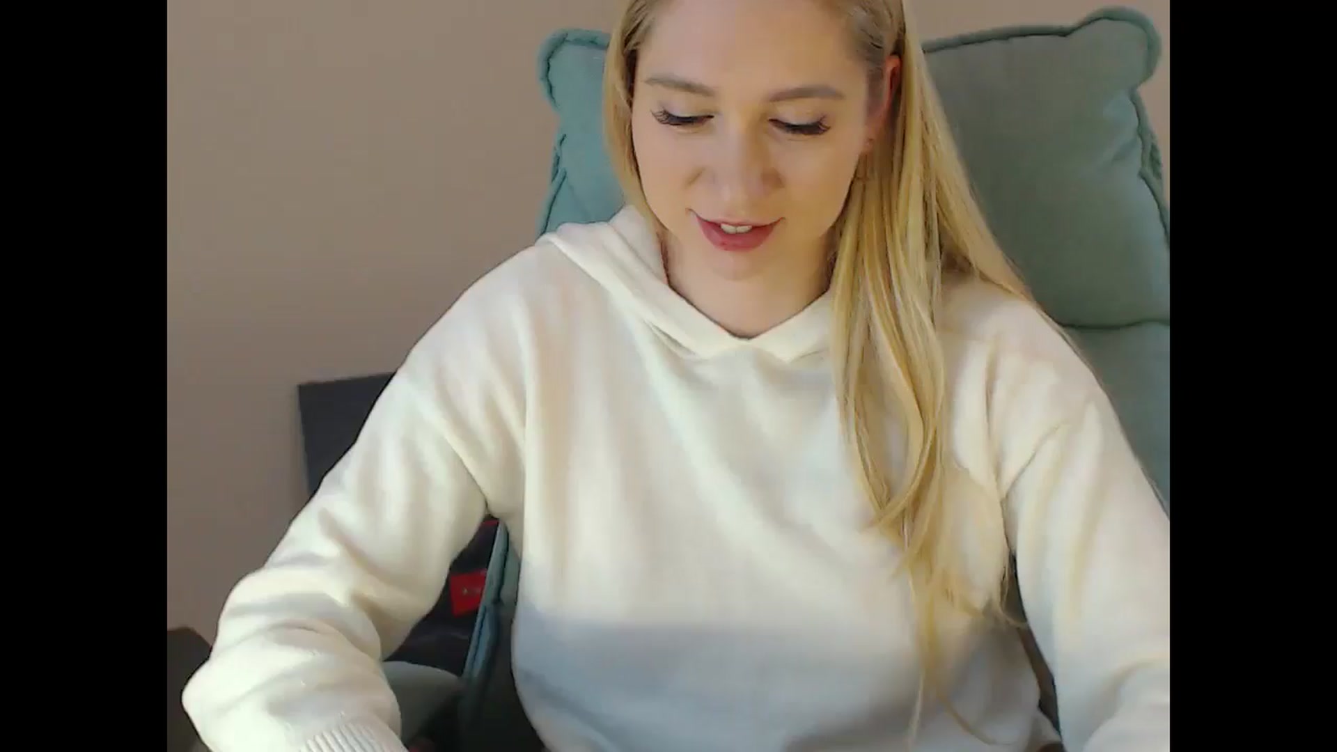 Gallery image thumbnail from Miss_Sylvia's myfreecams stream on, 01/30/2025, 18:10 image 14 of 20