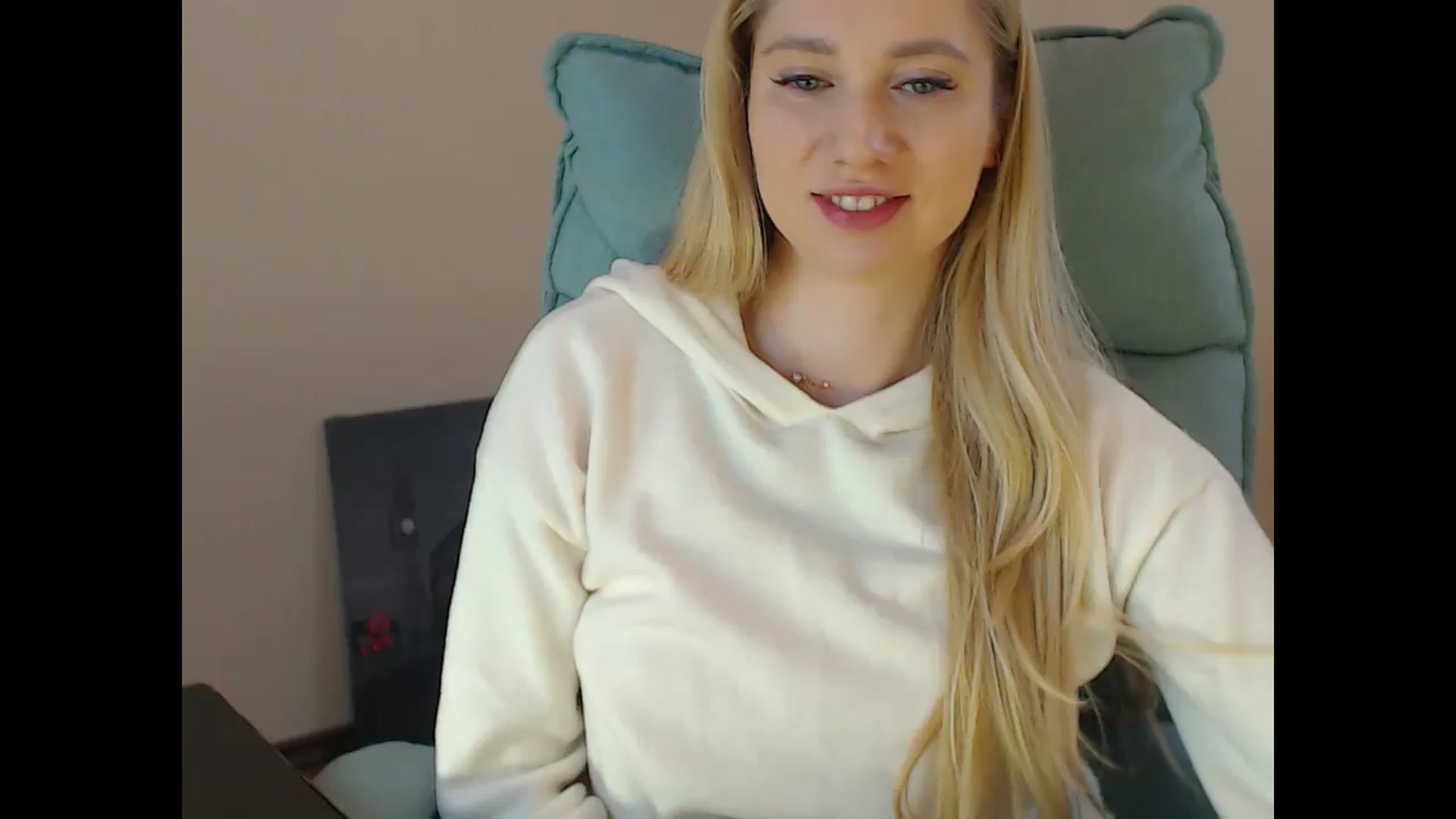 Gallery image thumbnail from Miss_Sylvia's myfreecams stream on, 01/30/2025, 18:10 image 18 of 20
