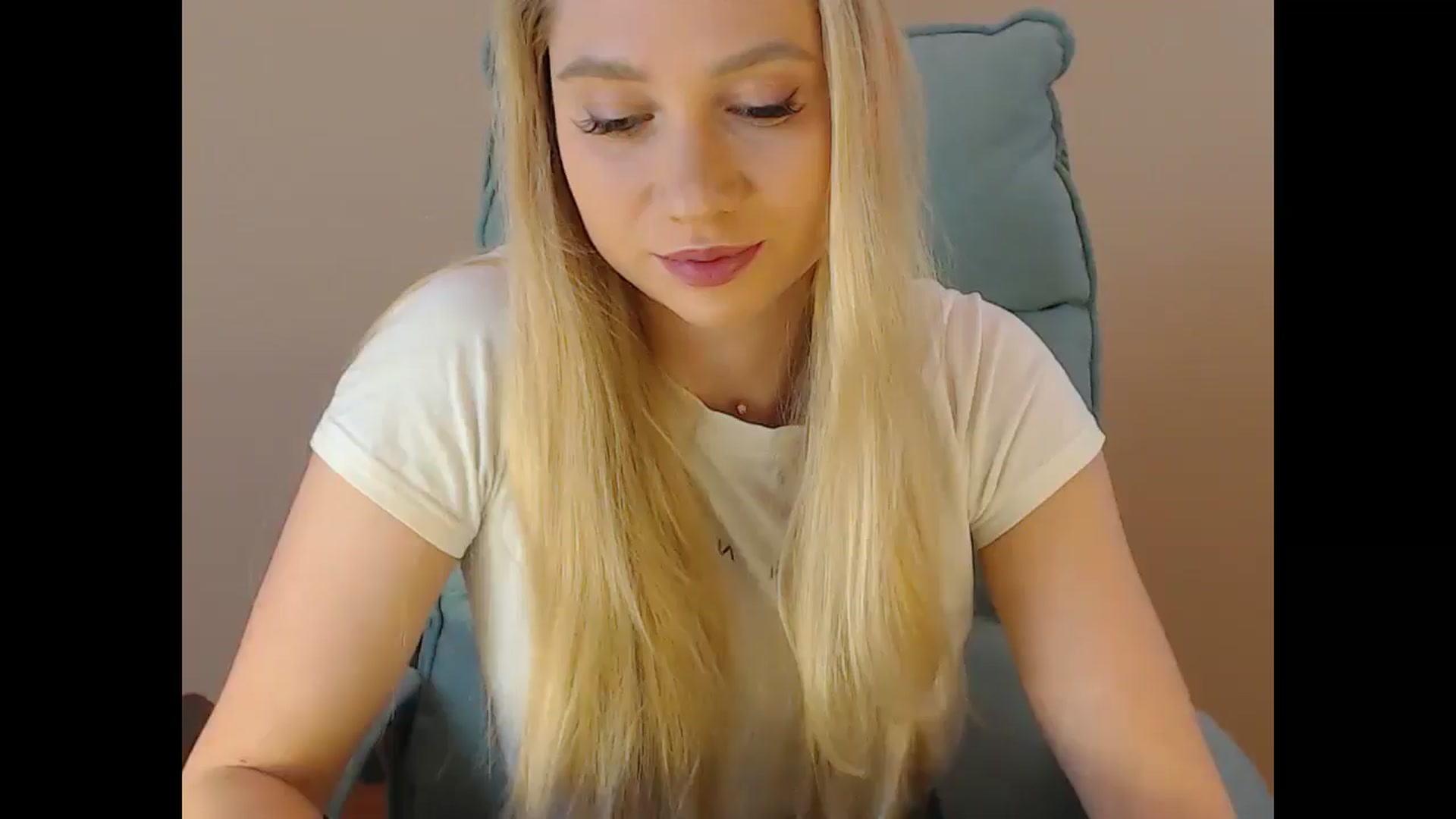 Gallery image thumbnail from Miss_Sylvia's myfreecams stream on, 02/03/2025, 18:30 image 1 of 20