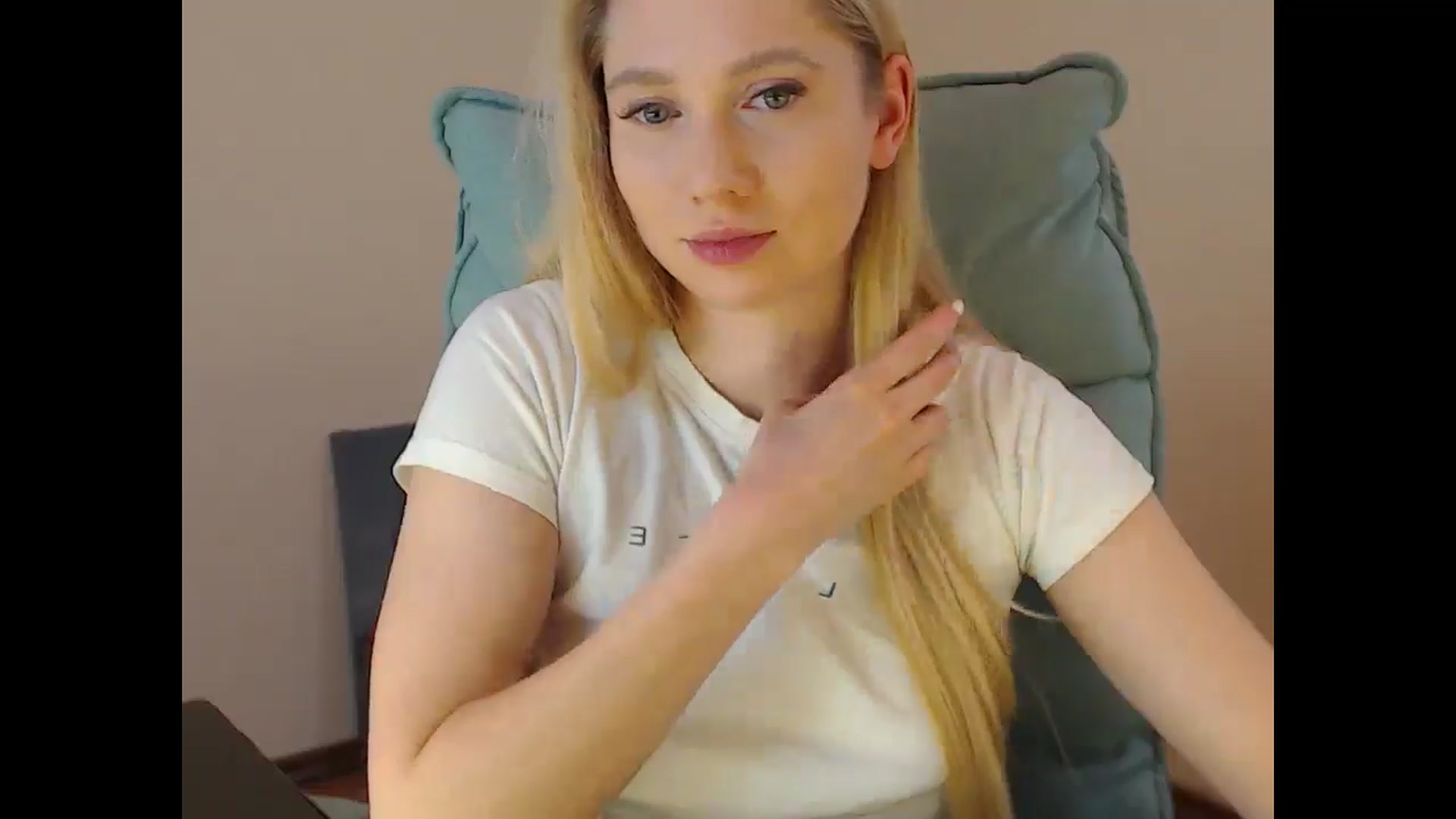 Gallery image thumbnail from Miss_Sylvia's myfreecams stream on, 02/03/2025, 20:14 image 12 of 20
